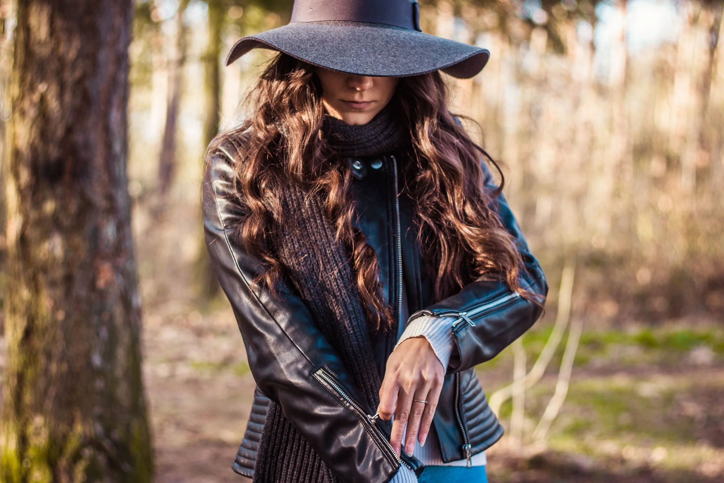 THE CURLY HAIR DILEMMA — My Love/Hate Relationship With My Hair