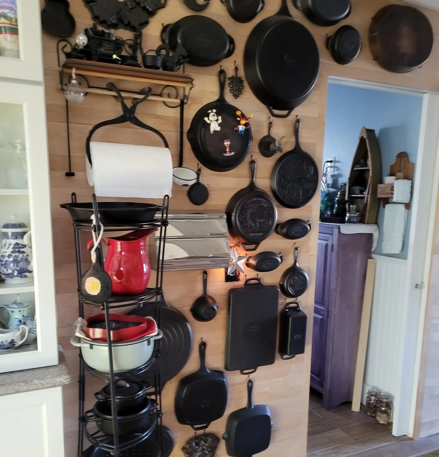 Cast iron collection goals inspired by @nwstainedglasscreations!

Thanks for sharing your awesome display wall and the history behind your treasured pieces 🤩🍳

#elevateyourbasecamp #trailsidetable #castiron #castirongoals #castironcollector
