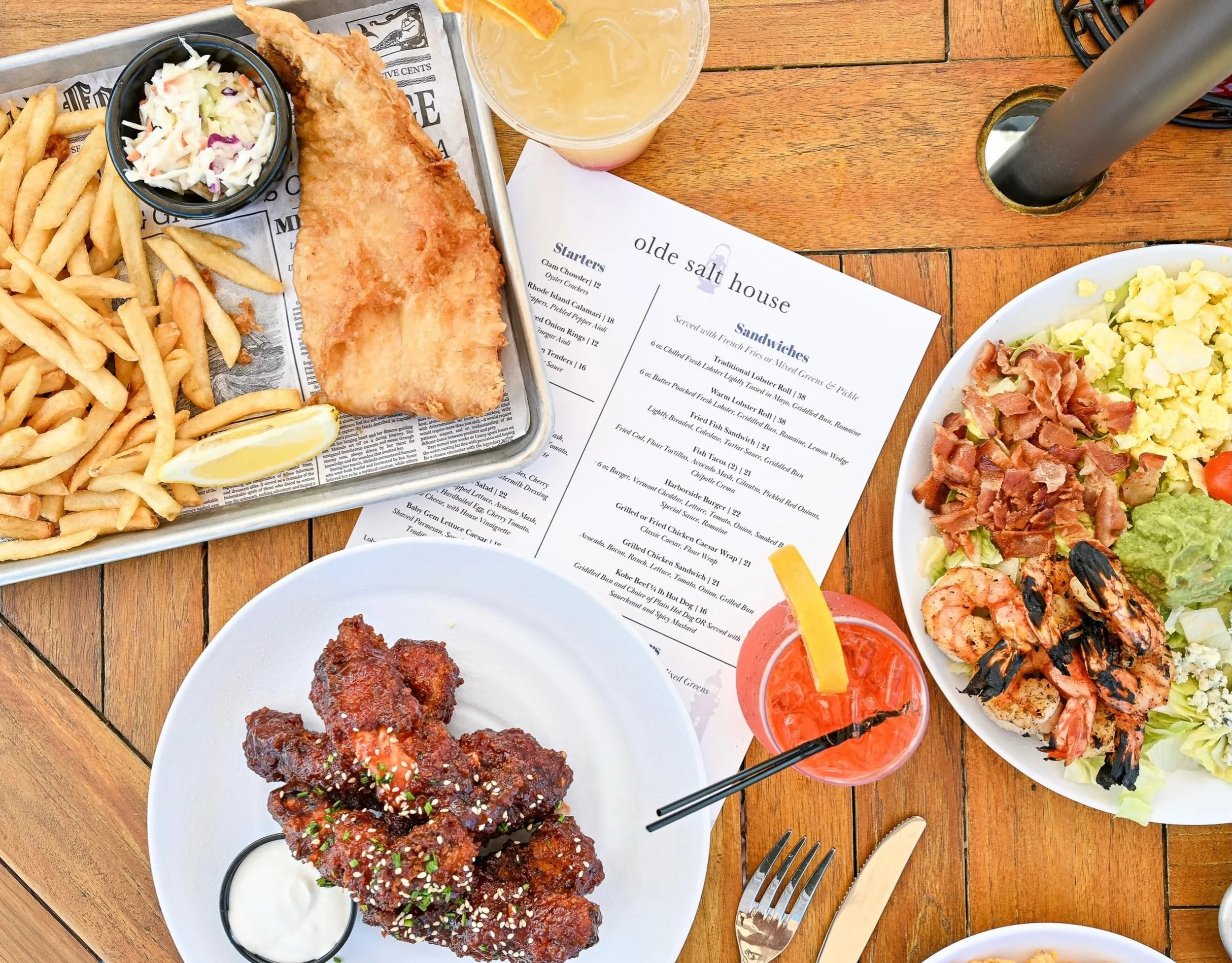 Happy Thursday, friends! Join us out on the patio, or order your favorites to-go 🍻 We&rsquo;re open until 7PM ☀️ 

📸: @zoestonerphotography_