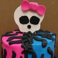 girl skull cake.jpg