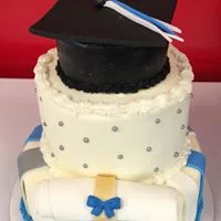 grad cake 2.jpg