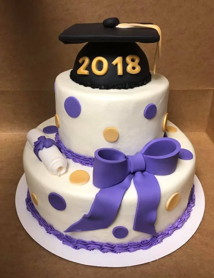 grad cake.jpg