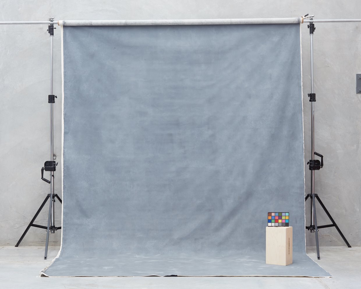 Schmidli Canvas Backdrop Hire - Medium Neutral Grey (black/white) 12' x 20' Catalogue #1705