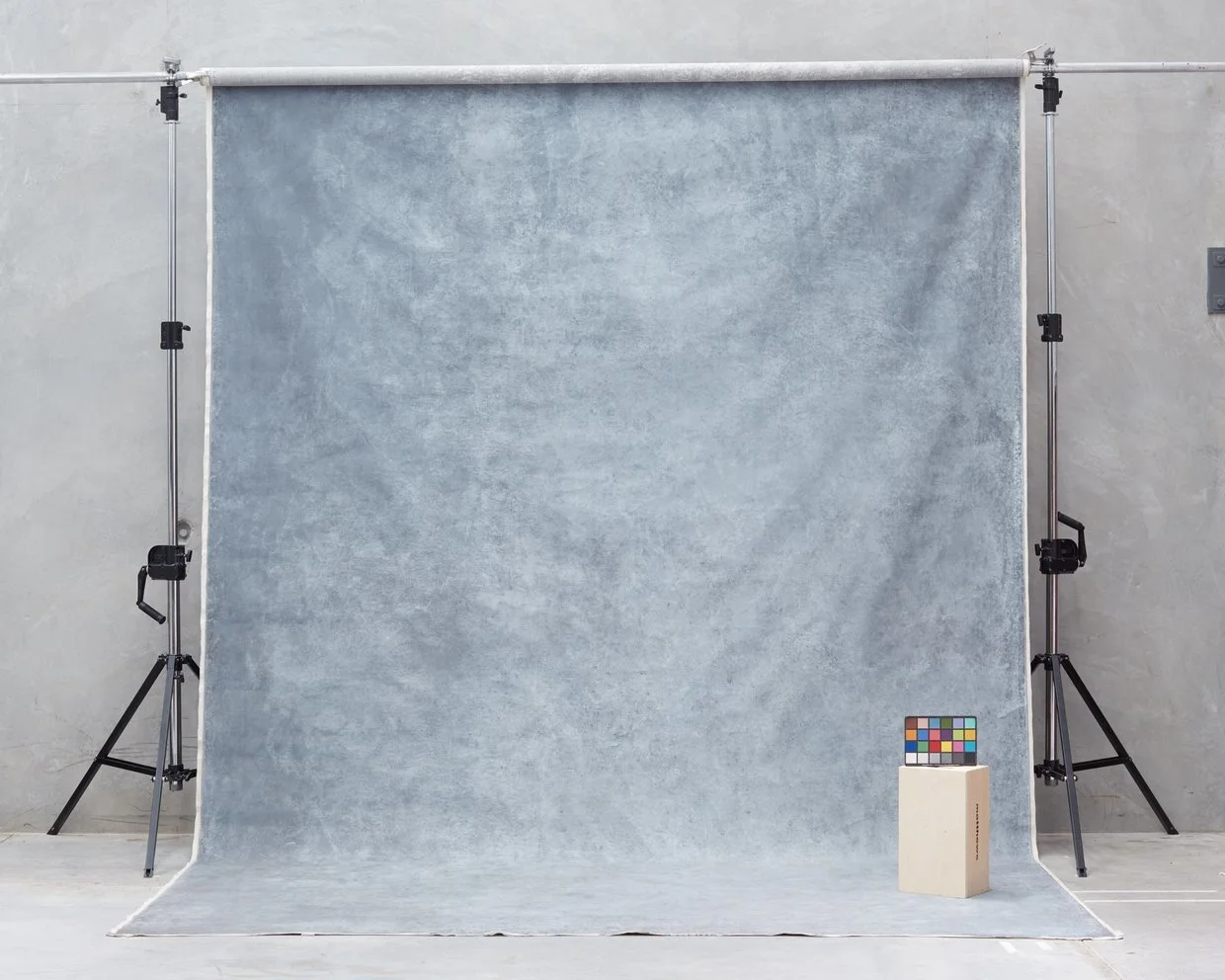 Schmidli Canvas Backdrop Hire - Grey(black/white), Light - 12’ x 20’ Catalogue #1563