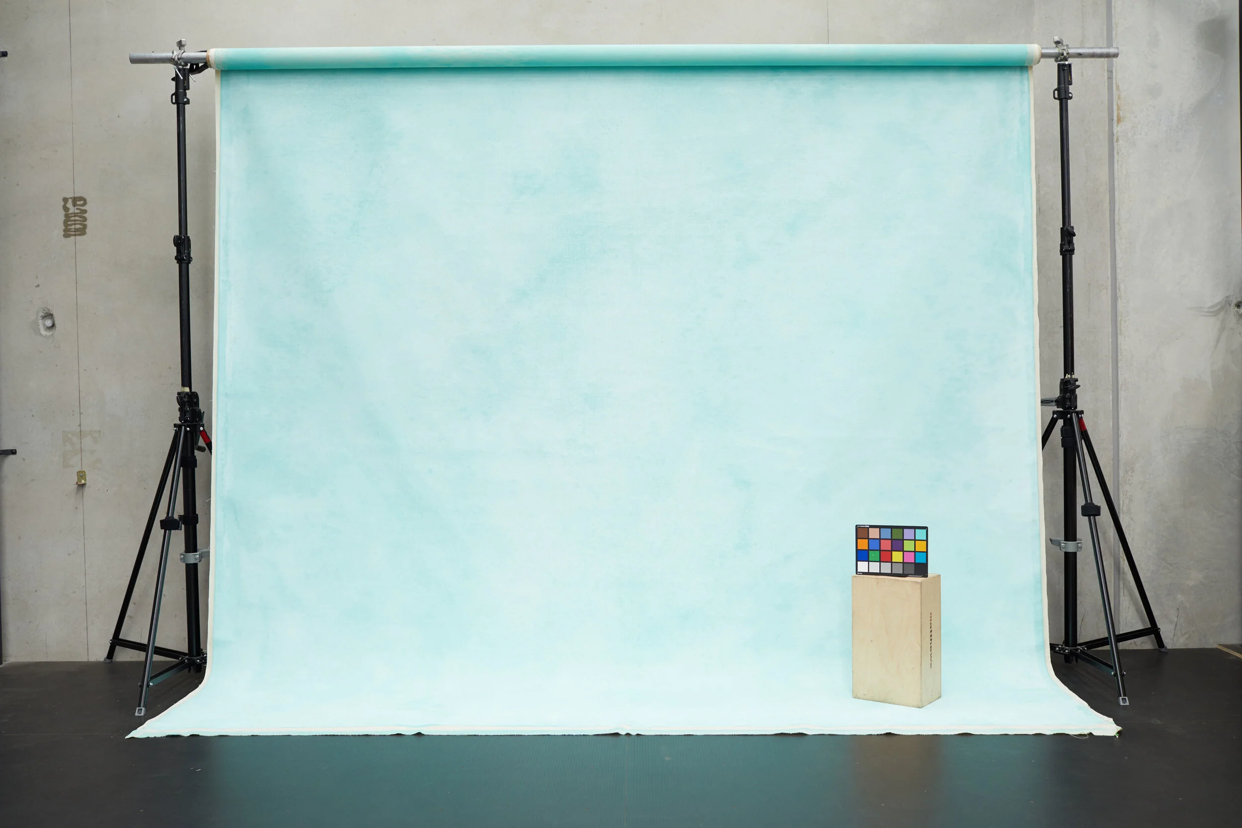 SCHMIDLI CANVAS BACKDROP HIRE - Green, Light, Cold - 12' X 20 Catalogue #1461