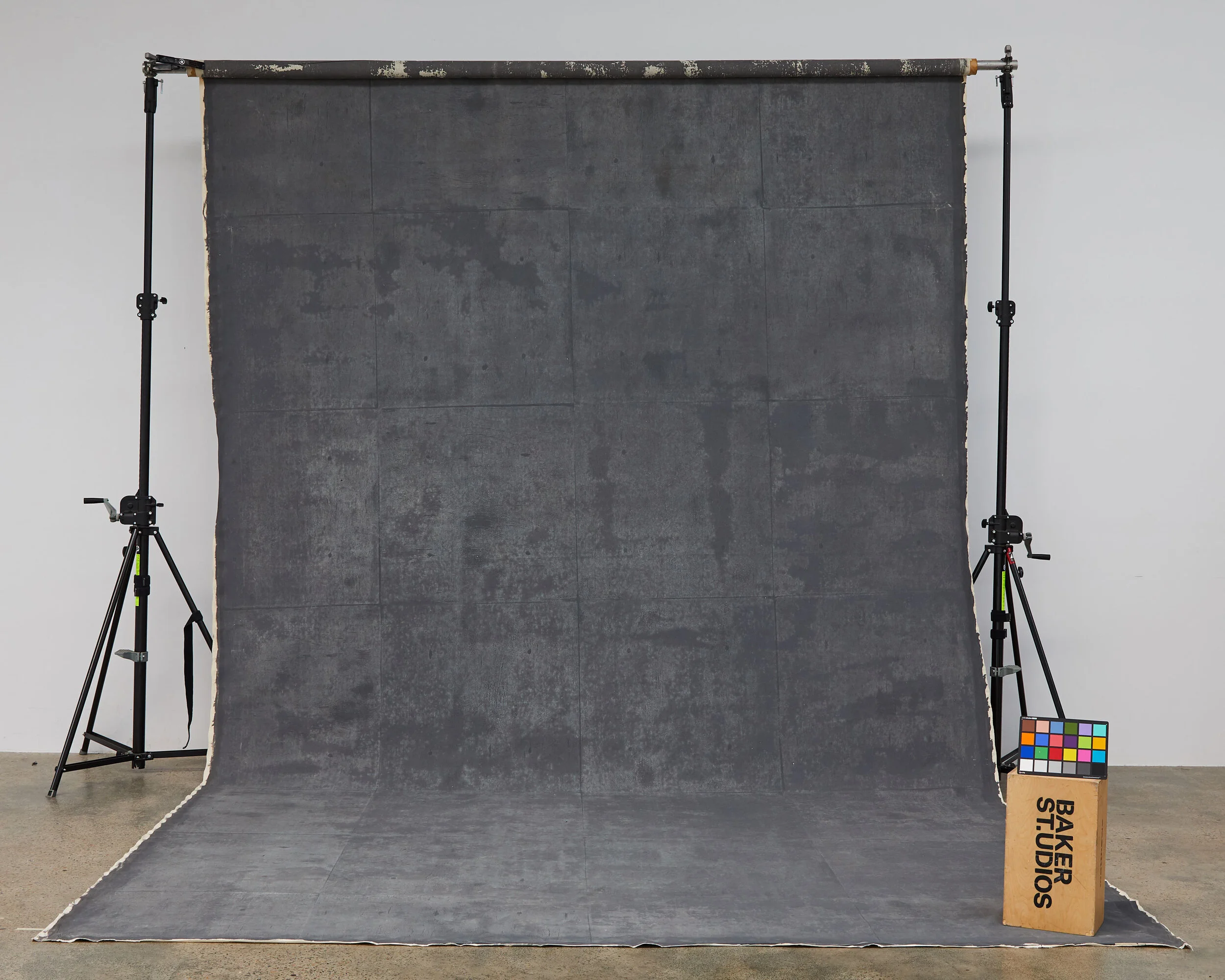 SCHMIDLI CANVAS BACKDROP HIRE - Grey (black/white), Dark, Cold - 12' X 20 Catalogue #0847