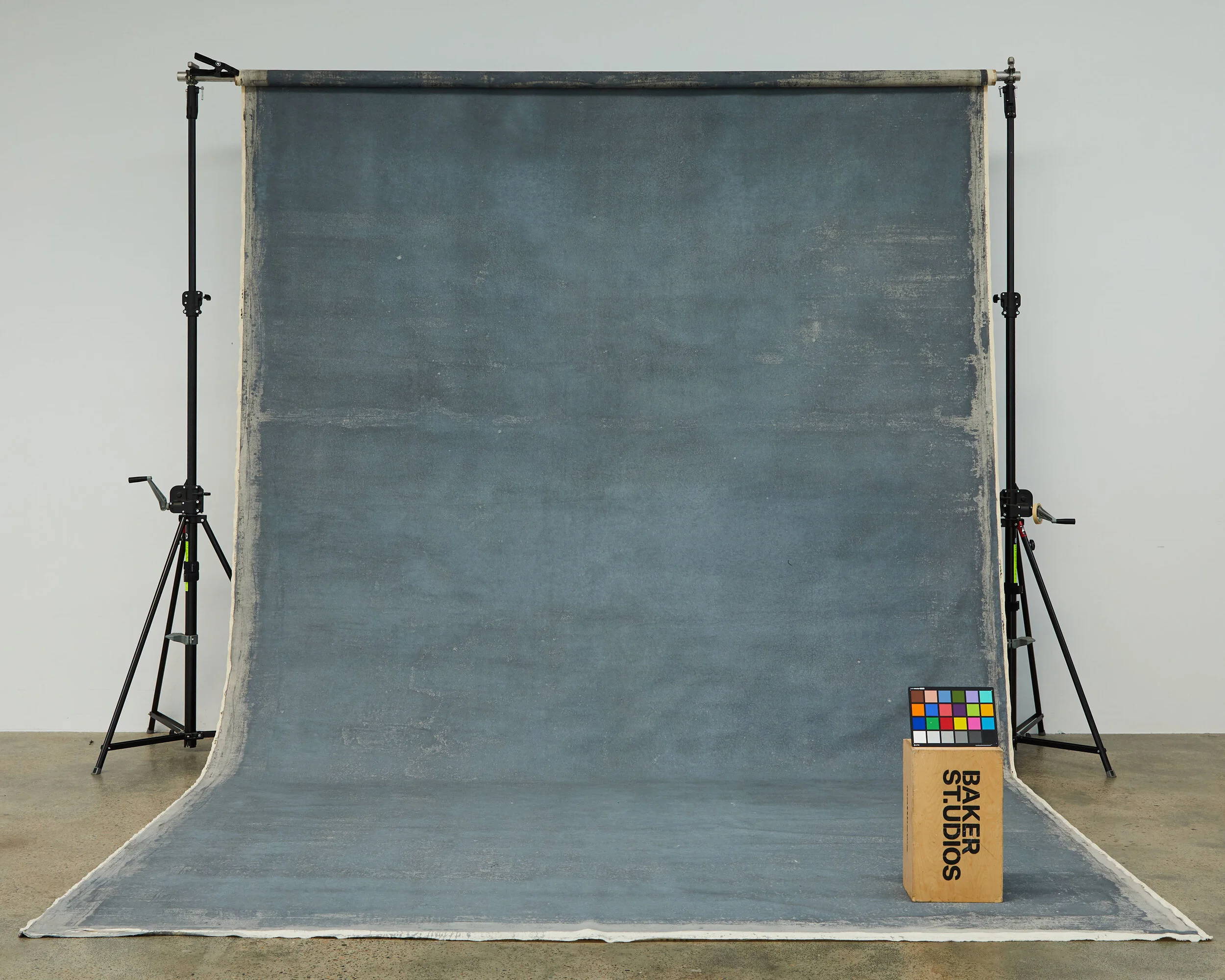 SCHMIDLI CANVAS BACKDROP HIRE - Grey (black/white), Dark, Cold - 12' X 20 Catalogue #1445