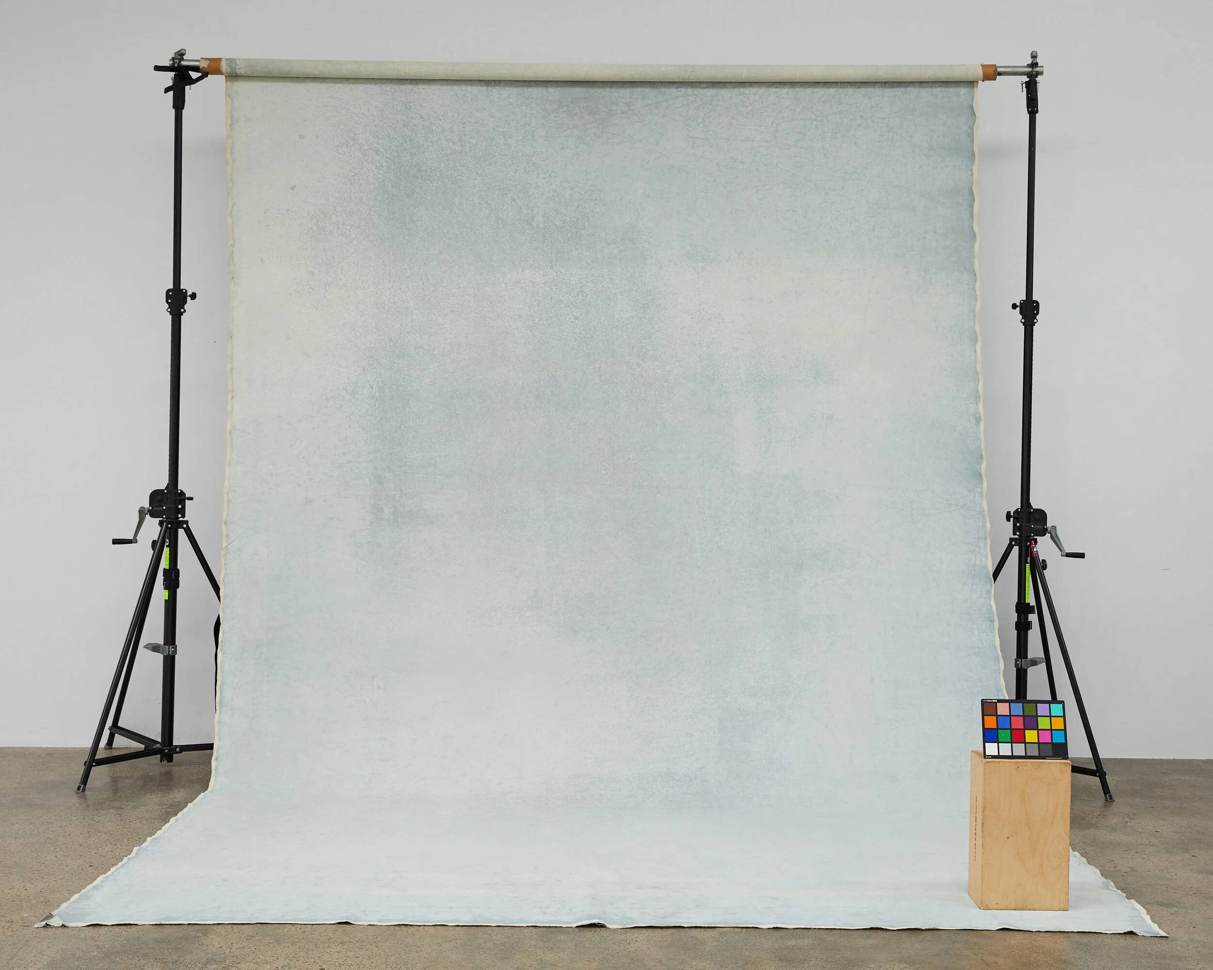 SCHMIDLI CANVAS BACKDROP HIRE - Grey (black/white), Light, Cold - 12' X 20 Catalogue #0926