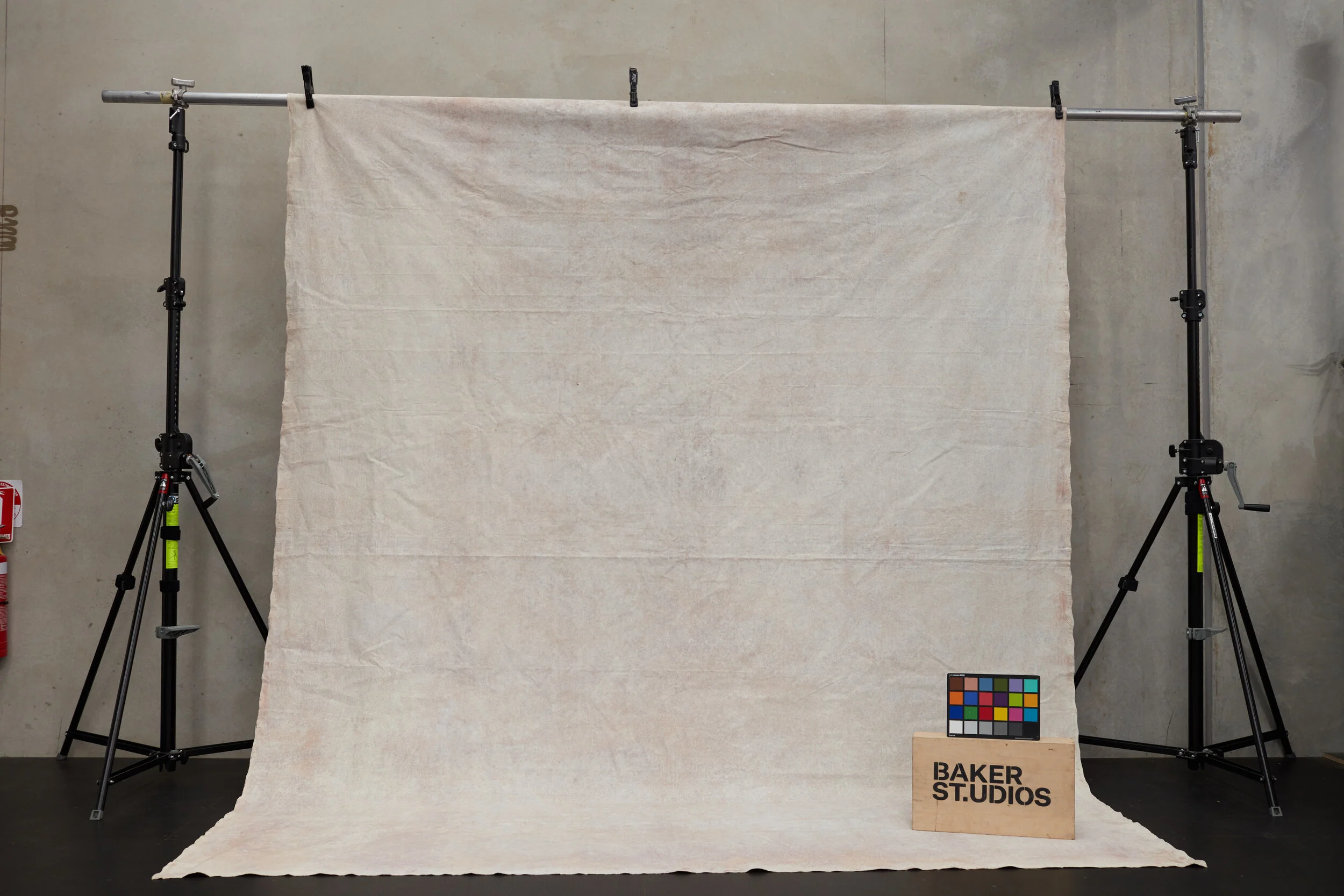 SCHMIDLI CANVAS BACKDROP HIRE - Grey (black/white), Pink, Light, Warm - 10' X 11.5 Catalogue #0425