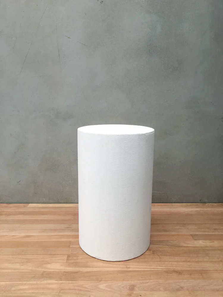 WHITE CYLINDRICAL PLINTH HIRE (D500 X 800MM)