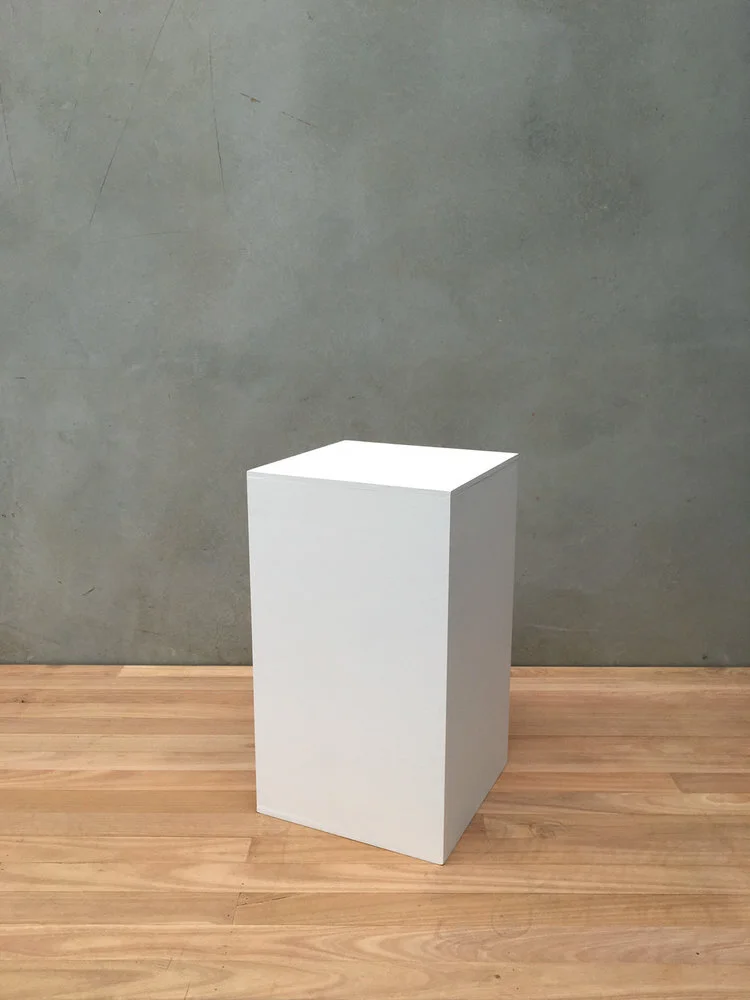 WHITE WOODEN PLINTH HIRE (400 X 400 X 700MM)