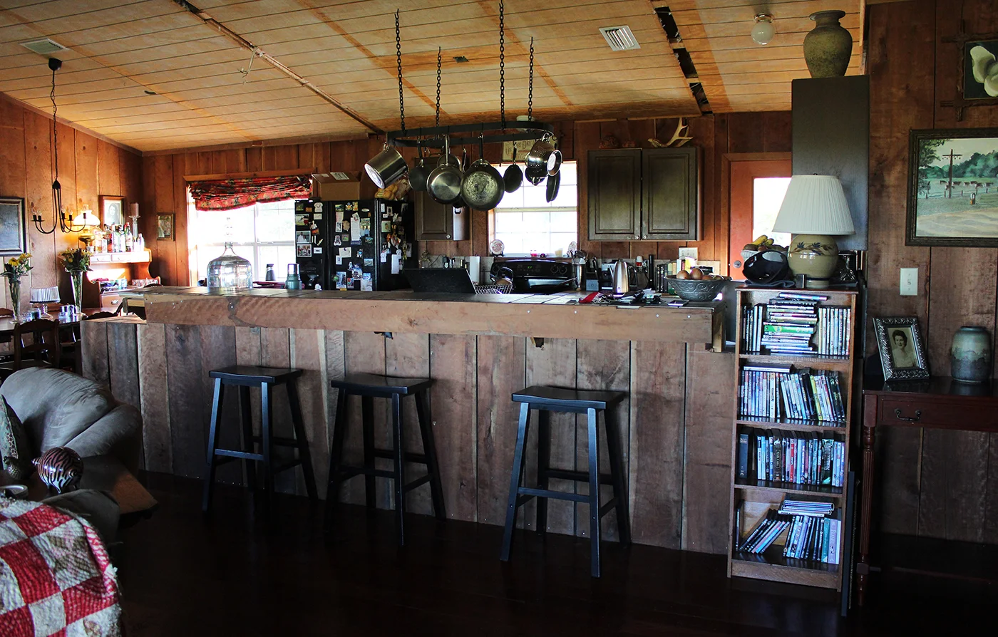 01 rustic farmhouse in the country.jpg