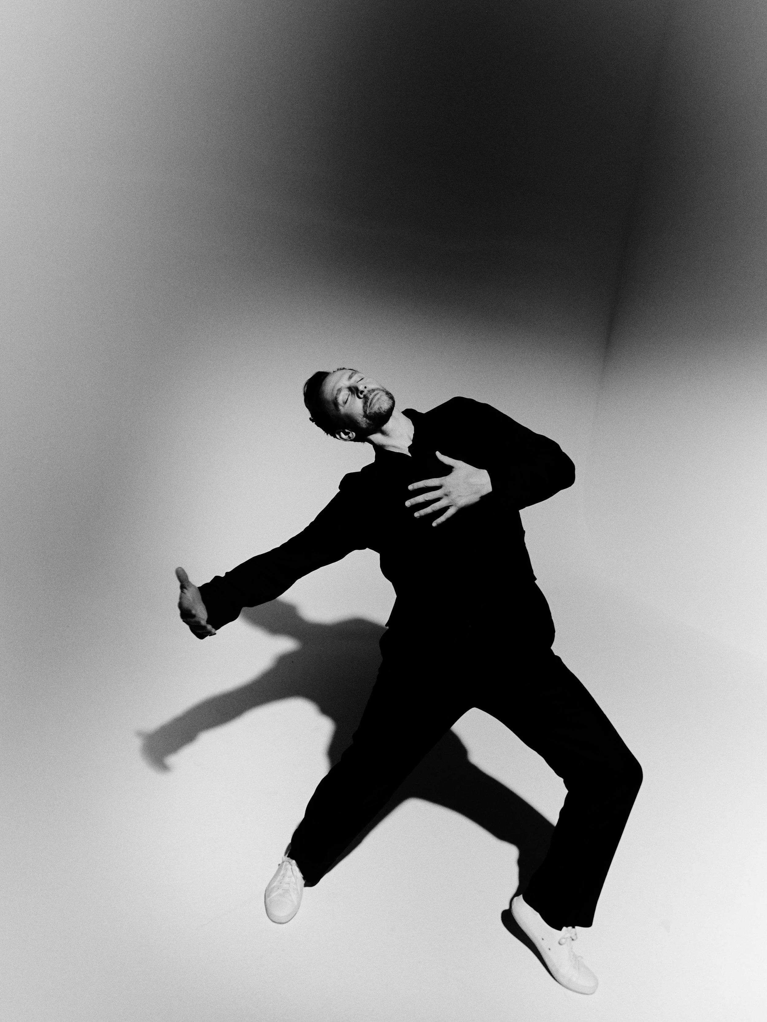 THE_ANKLER_TOM_HIDDLESTON_DIEGO_CALVA_0365_sRGB.jpg