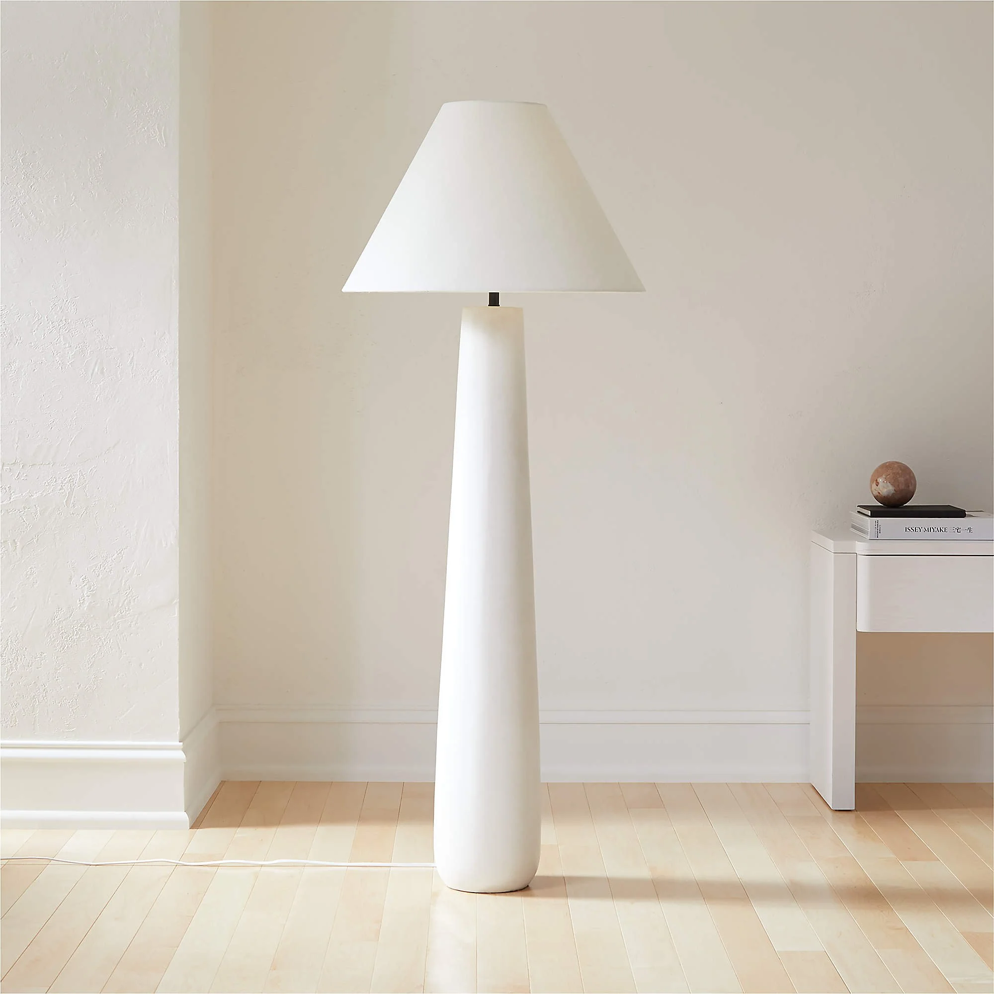 Polar White Cement Floor Lamp