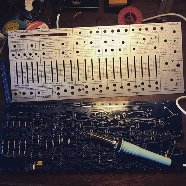 Little spare time, big effing project. #diy#buchla #musiceasel #solderen #nog587componentenofzo #soortzenboedhisme