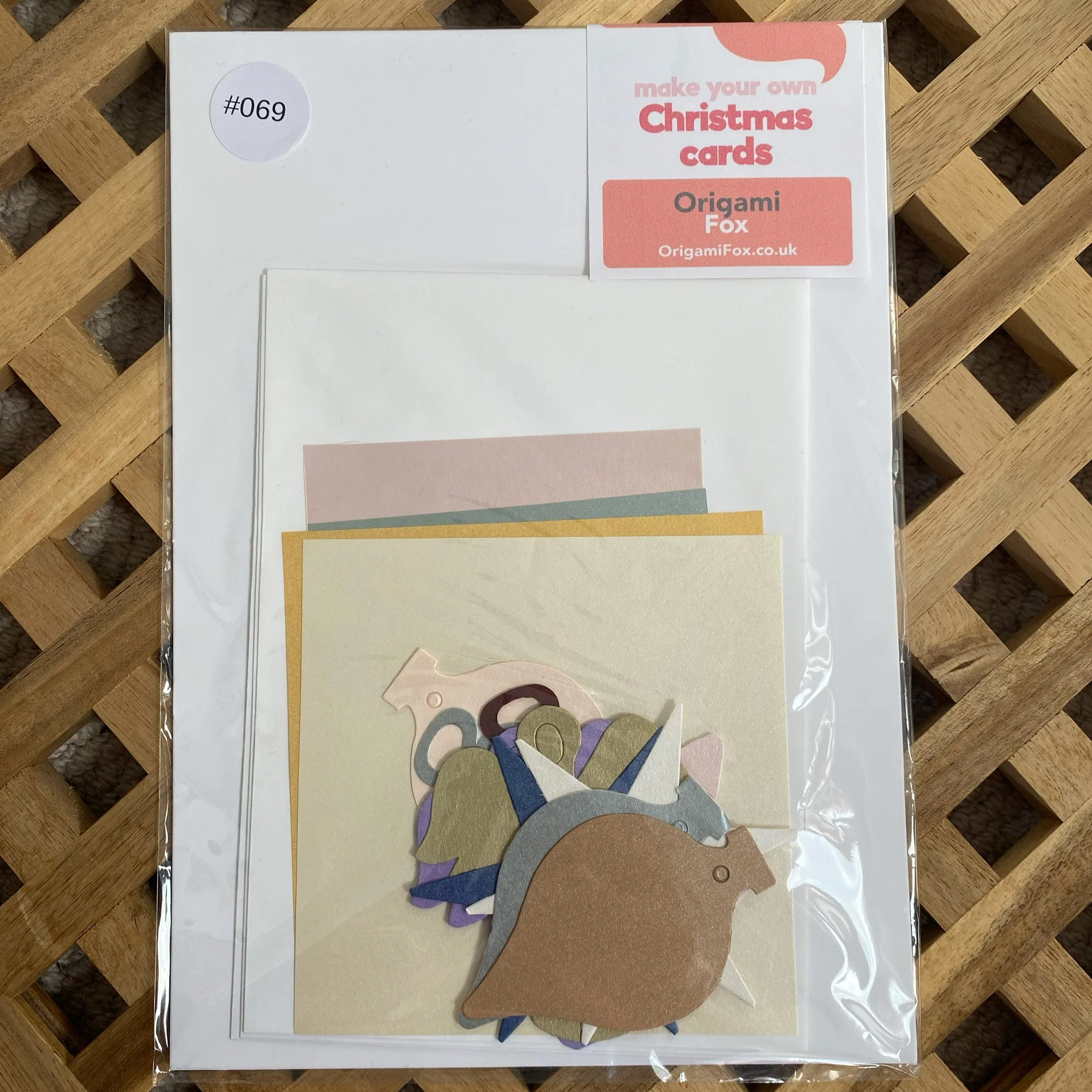 Origami-Fox-make-your-own-christmas-cards-kit-69.jpg (Copy)