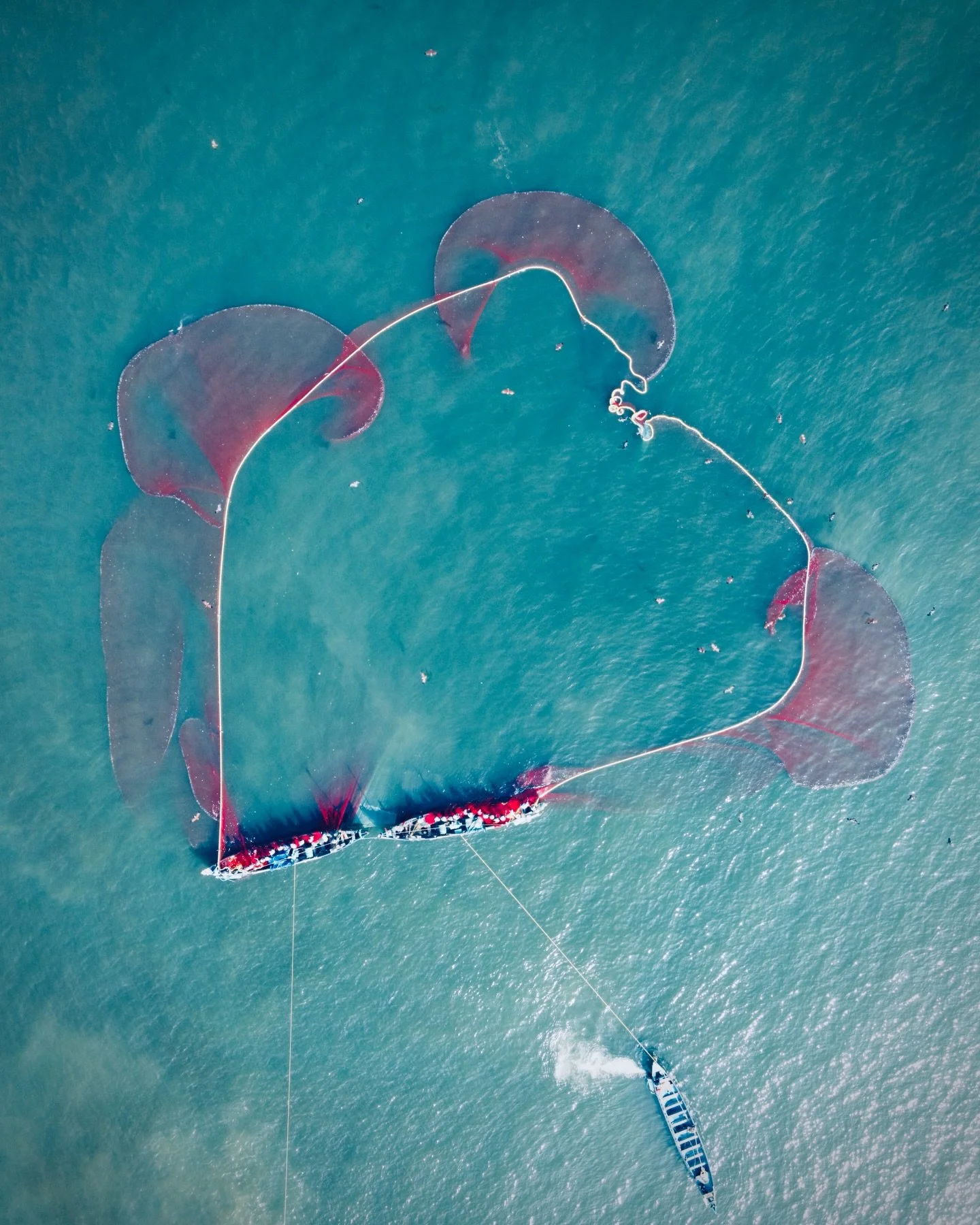 India from above hits different 🇮🇳 
Best of my drone diaries ✨ 

📍 Part 1/3 
Which frame is your favorite? 👇

1. Malpe - Karnataka 
2. Kinnaur - Himachal
3. Karkala - Karnataka
4. Dawki - Meghalaya
5. Gangtok - Sikkim
6. Udupi - Karnataka
7. Kany