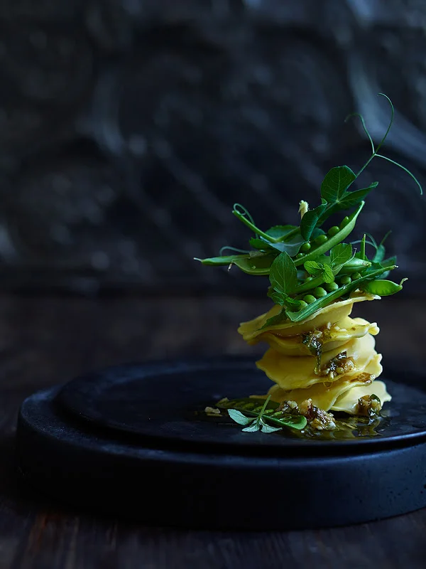 Ravioli med nøtter&amp;myntepesto og sukkererter
