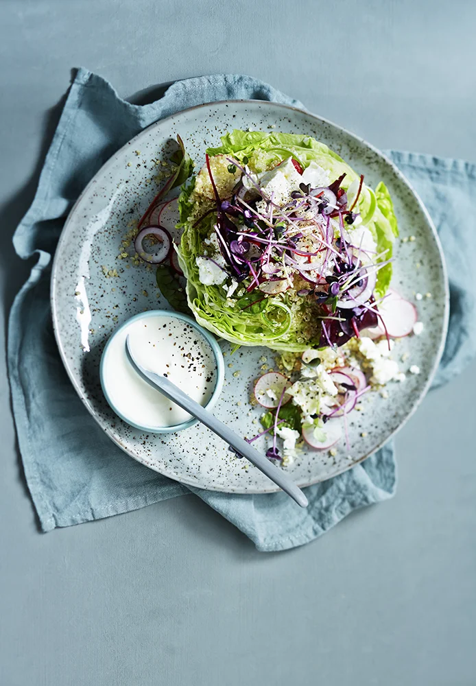 GUINOA OG REDDIKSALAT PÅ ISBERGSENG