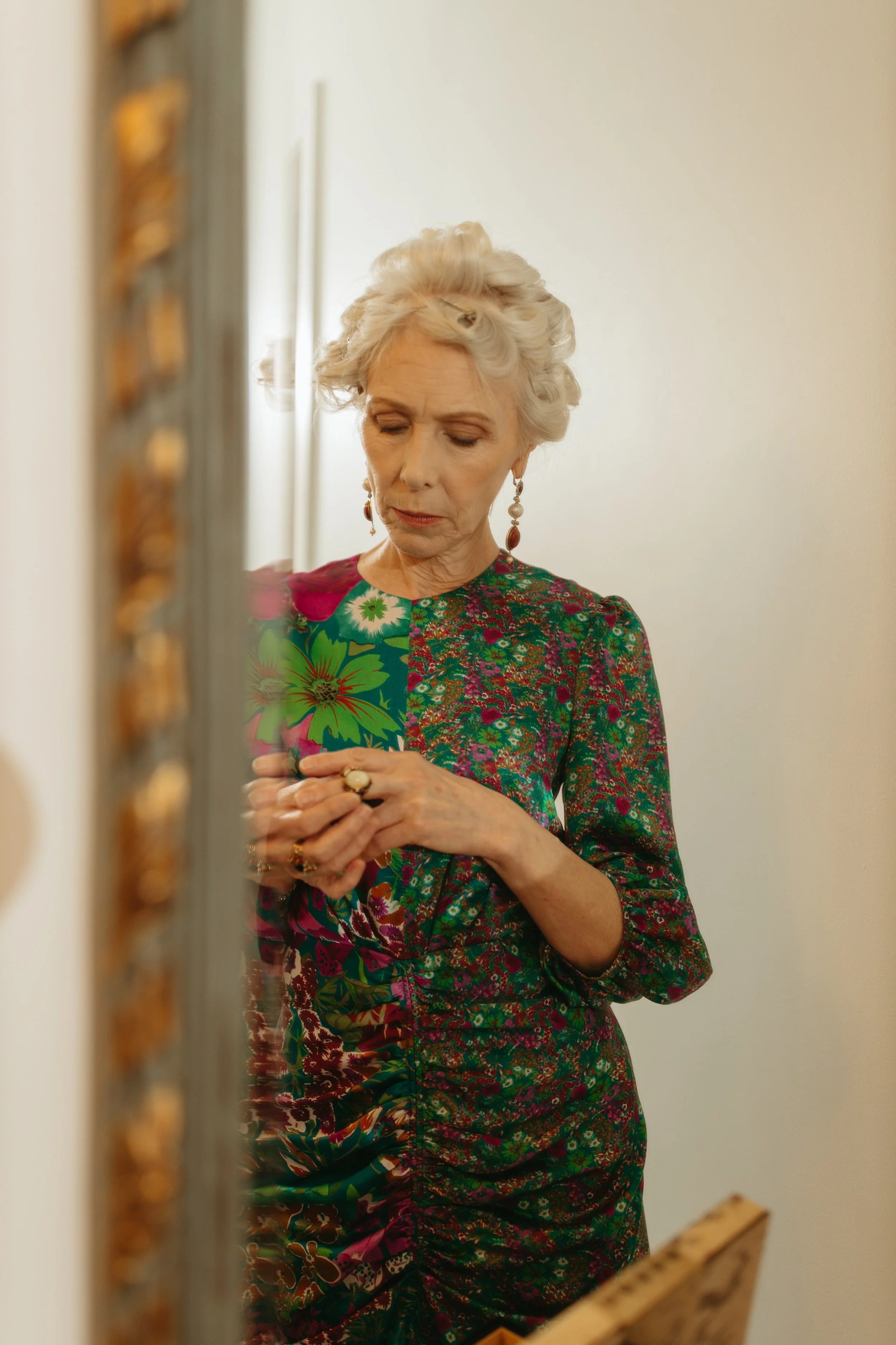 5 Tips for Wearing Cocktail Dresses Over 60, According to Stylists