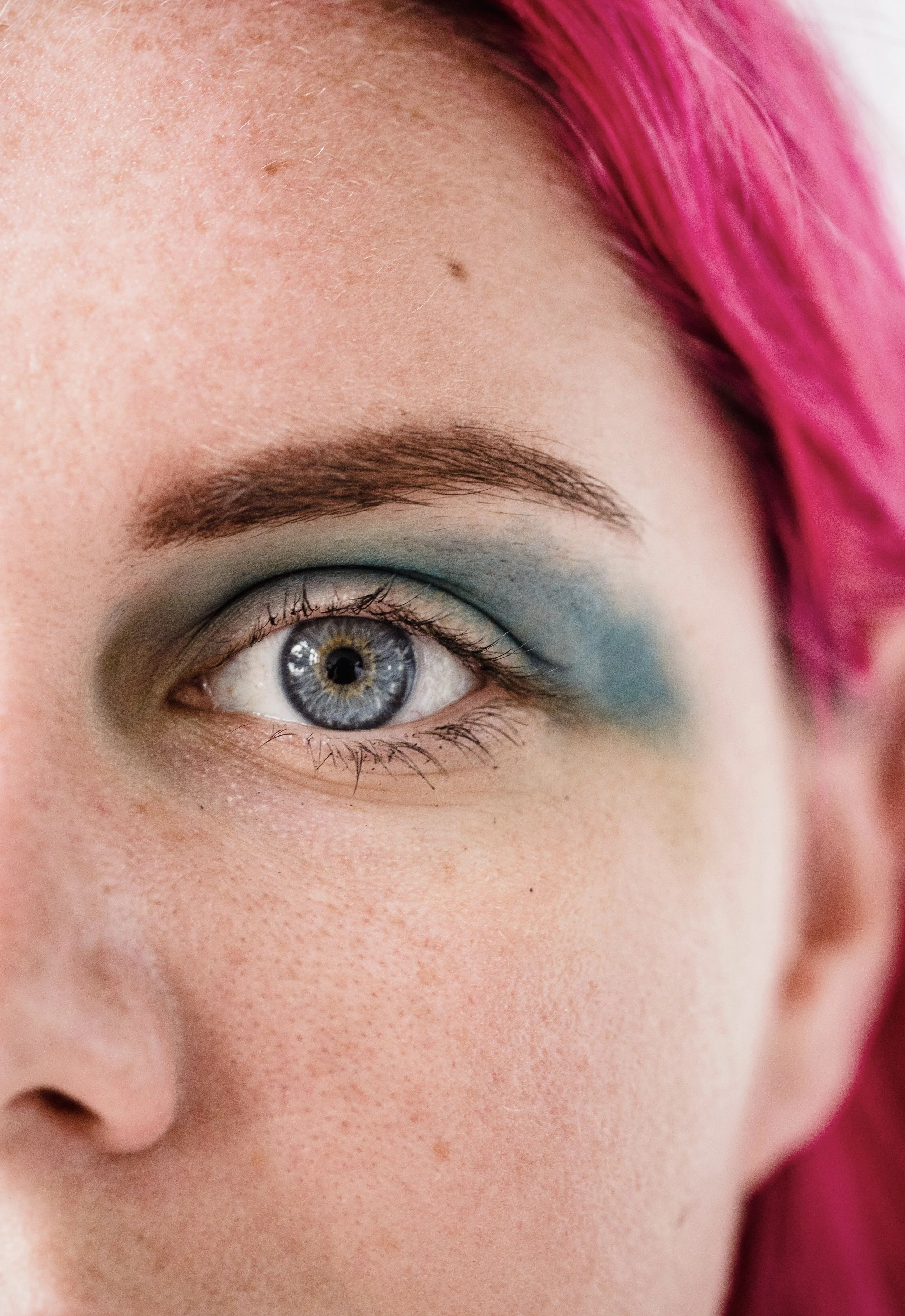 Best Colors to Wear If You Have Blue Eyes, According to Stylists