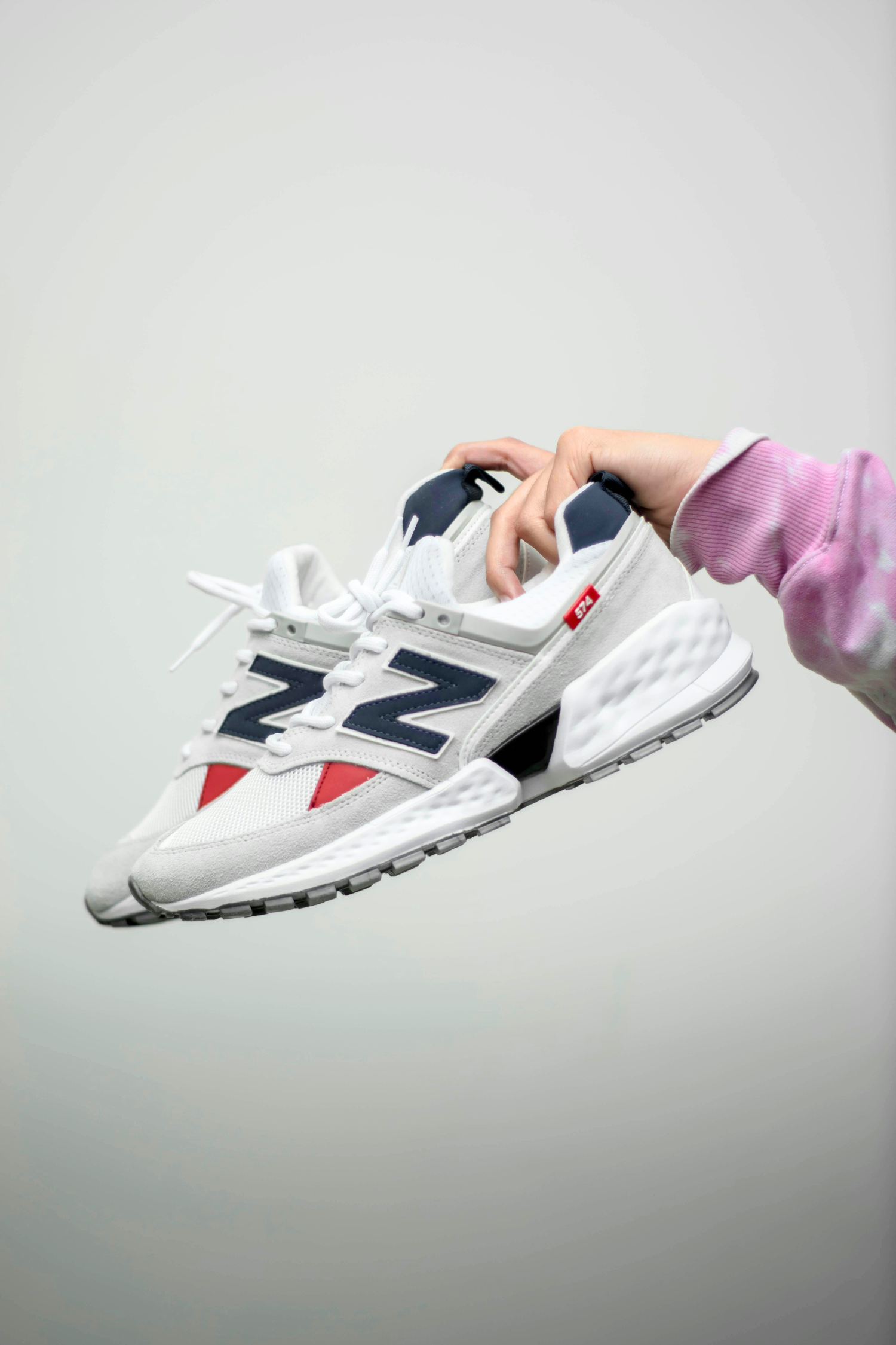 Don't Wear These 7 Clothing Items on a Walk