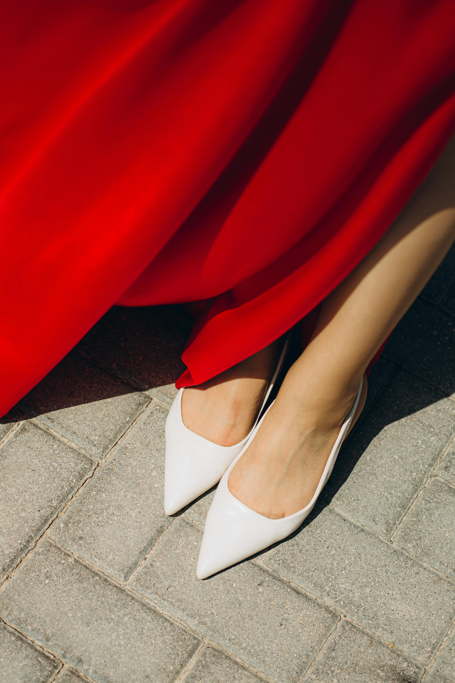 Stylists Say These 5 Colors Look Great on Everyone — No Matter Your Skin Tone