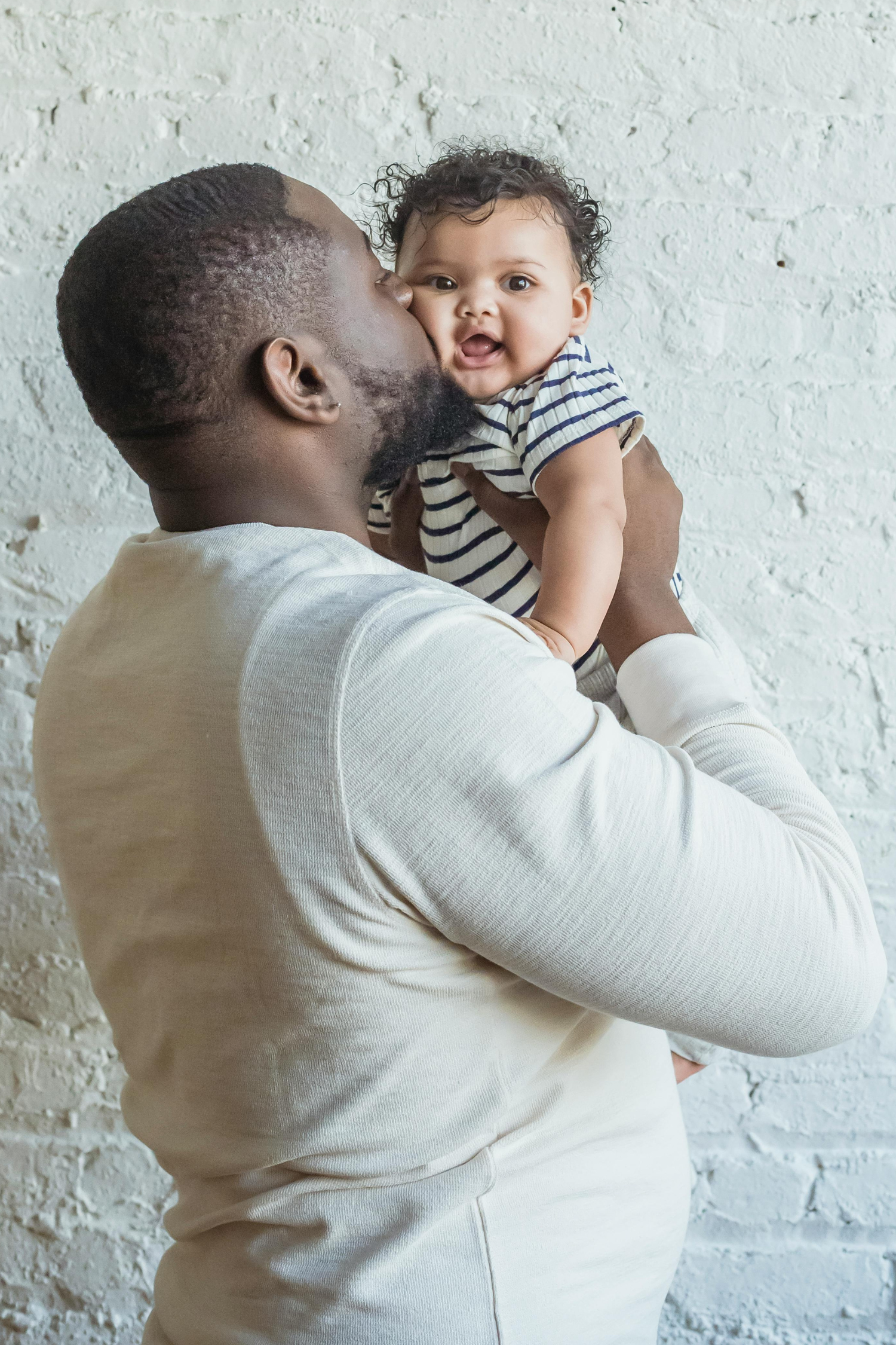 8 Style Tips for a Dad Bod, According to Experts