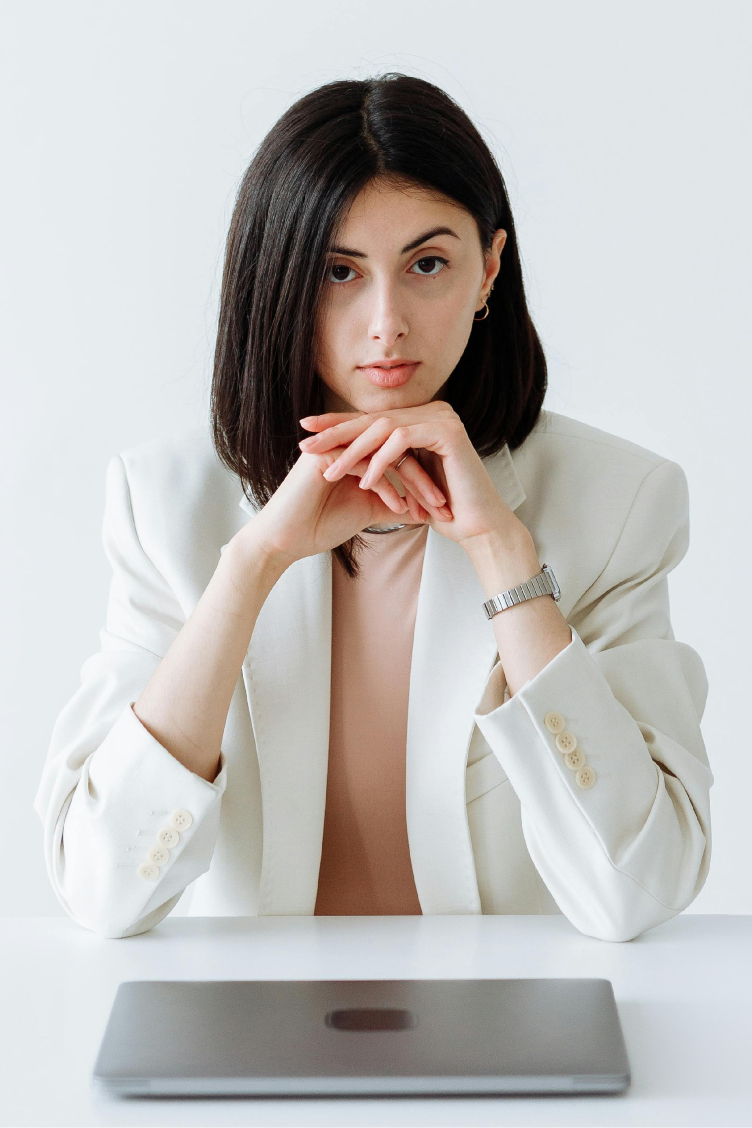 The Best Colors to Wear on a Job Interview, According to Experts