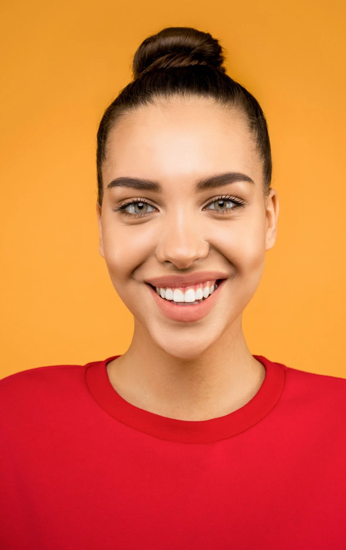 The Best Colors to Wear If You Have Hazel Eyes, According to Stylists