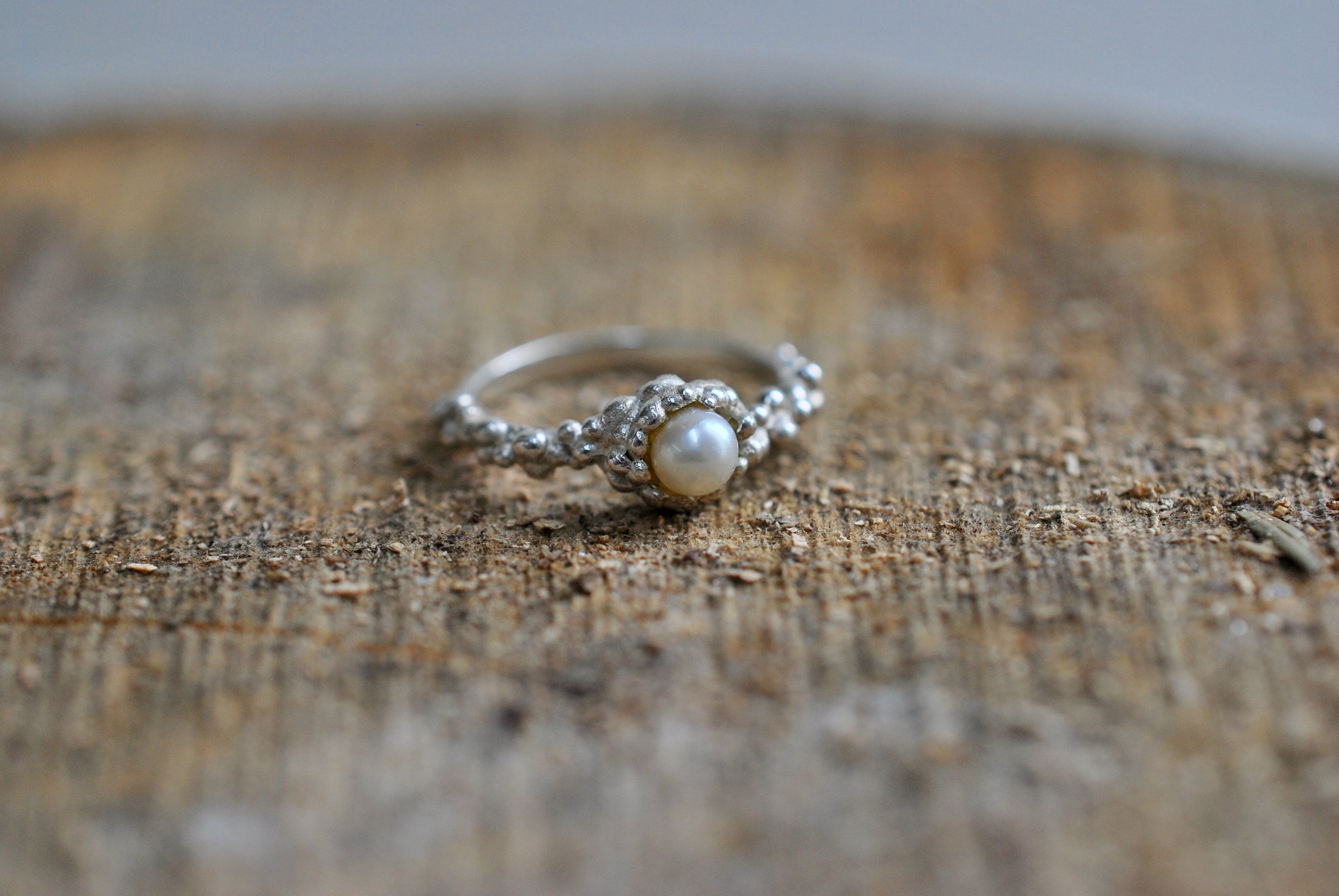 ORGANICA SMALL PEARL RING SILVER
