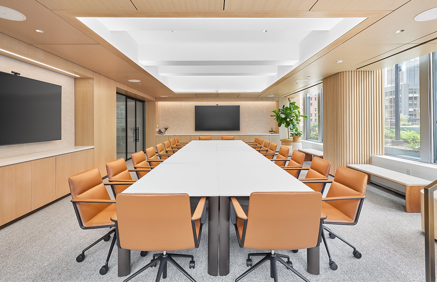 Sutton_Place_Conference_Room_-_1440_x_931.jpg