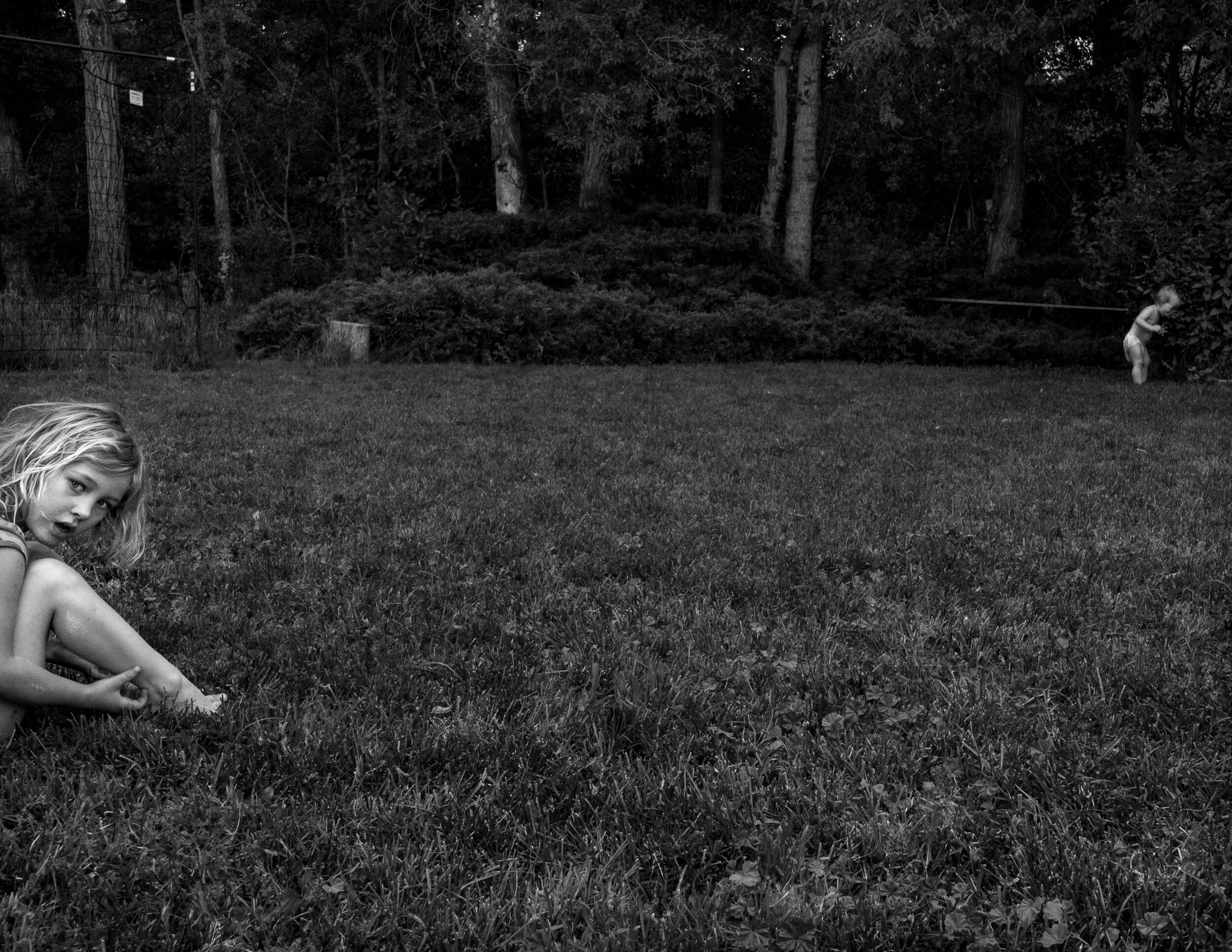 Backyard Child Molly Menschel Documentary Photography 2500-2.jpg