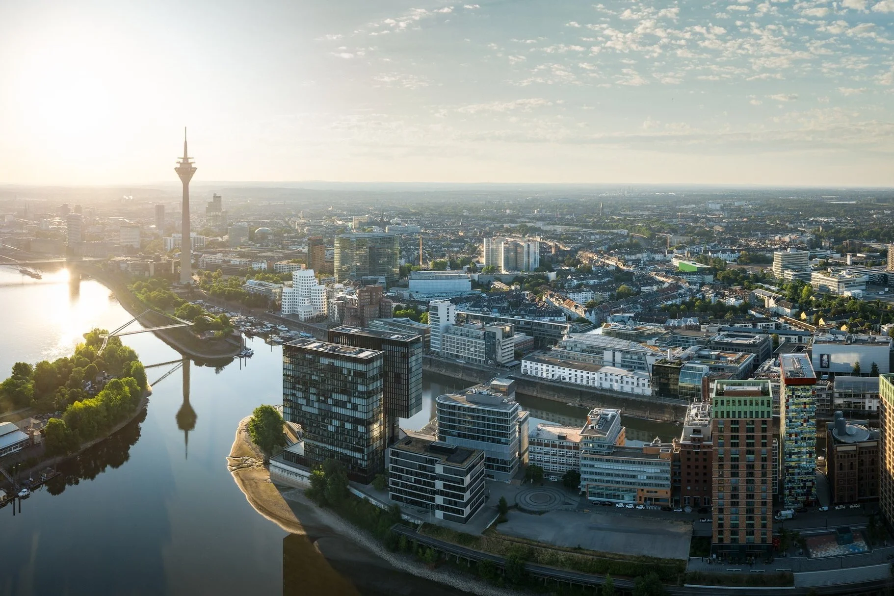 MarcelKusch-Drohnenaufnahmen-Duesseldorf-Medienhafen-Fernsehturm