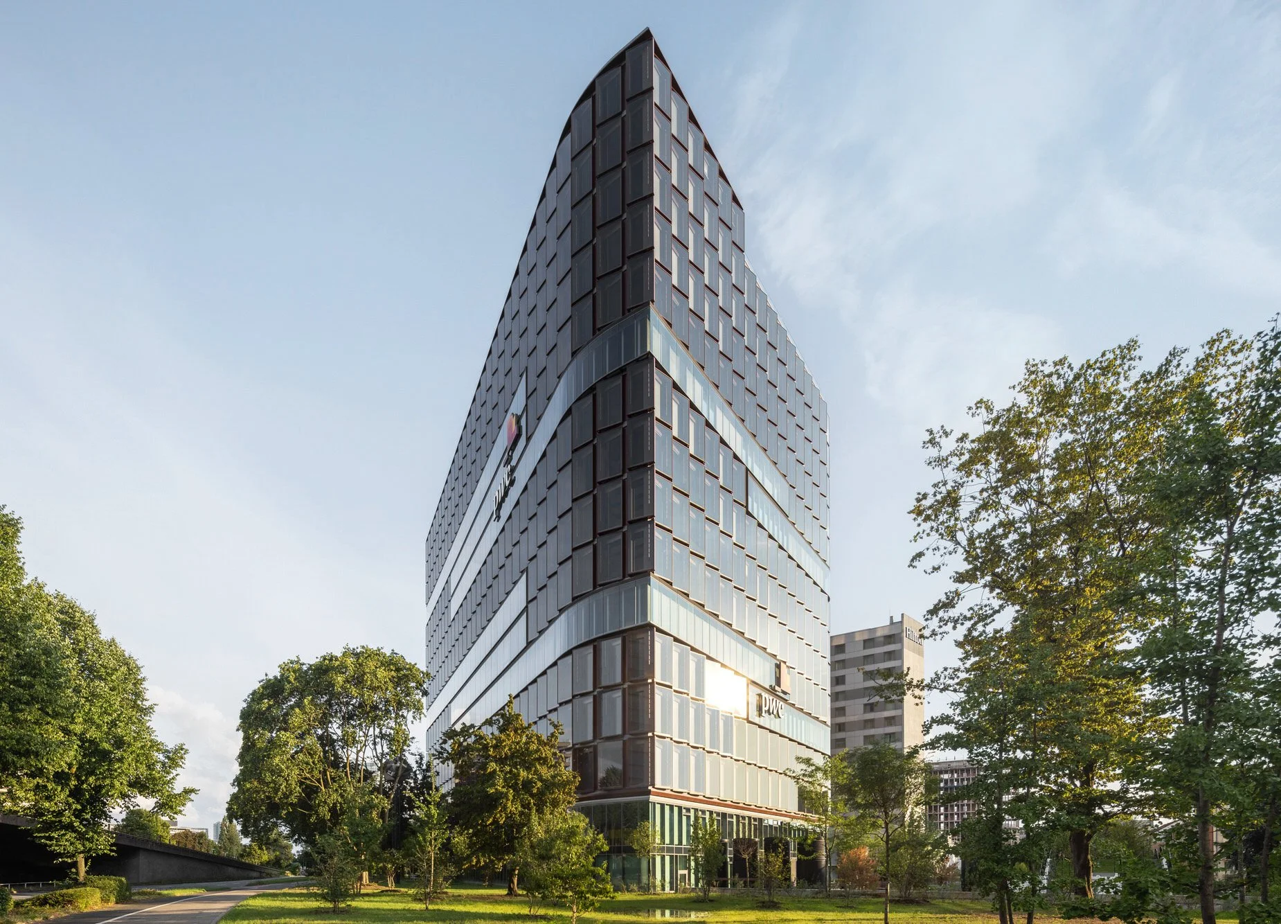 Architekturfotografie | Eclipse Duesseldorf - I | HPP -PWC
