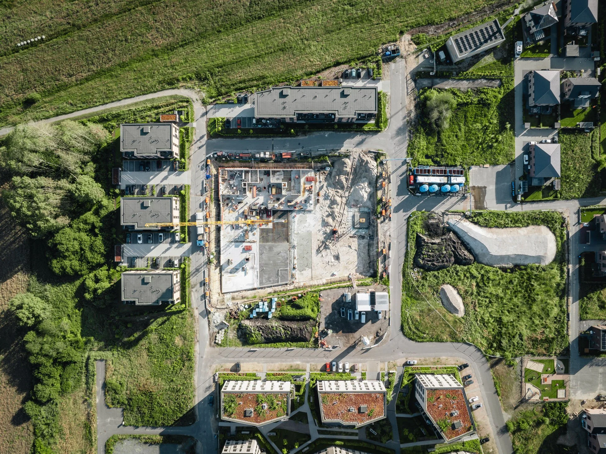 Drohnenaufnahme einer Industrie- und Infrastrukturanlage in Varel für Hölscher Wasserbau. Luftbild zur Dokumentation eines technischen Projekts.