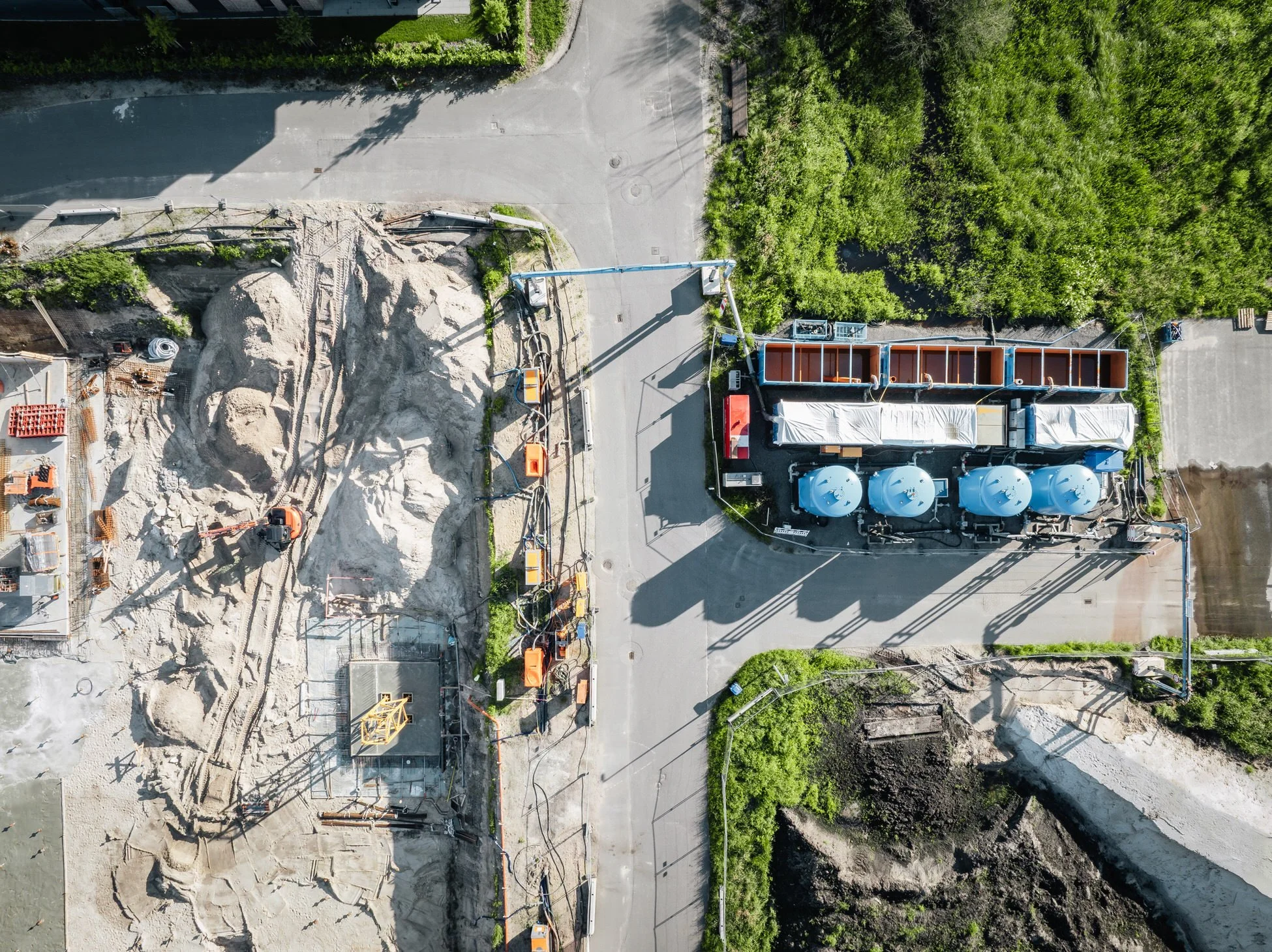Drohnenaufnahme einer Industrie- und Infrastrukturanlage in Varel für Hölscher Wasserbau. Luftbild zur Dokumentation eines technischen Projekts.