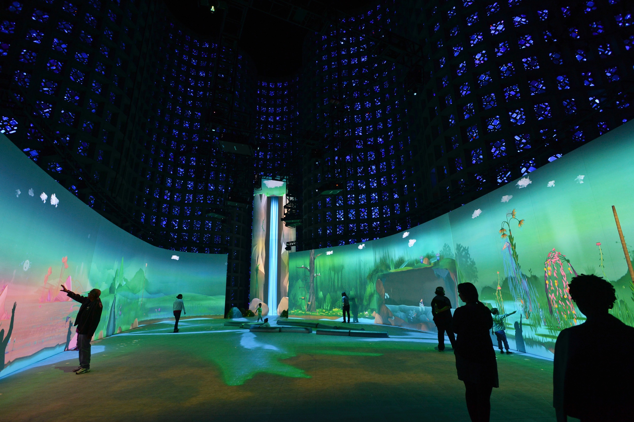 Hall o. Иммерсивное пространство Шанхай. Мультимедийная инсталляция. Иммерсивный экран. Интерактивный дизайн.