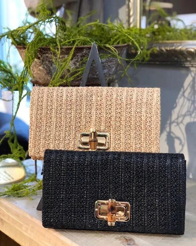 Thinking about how cute these bags would be on a warm vacation......💭☀️🌴🐠🌊💭