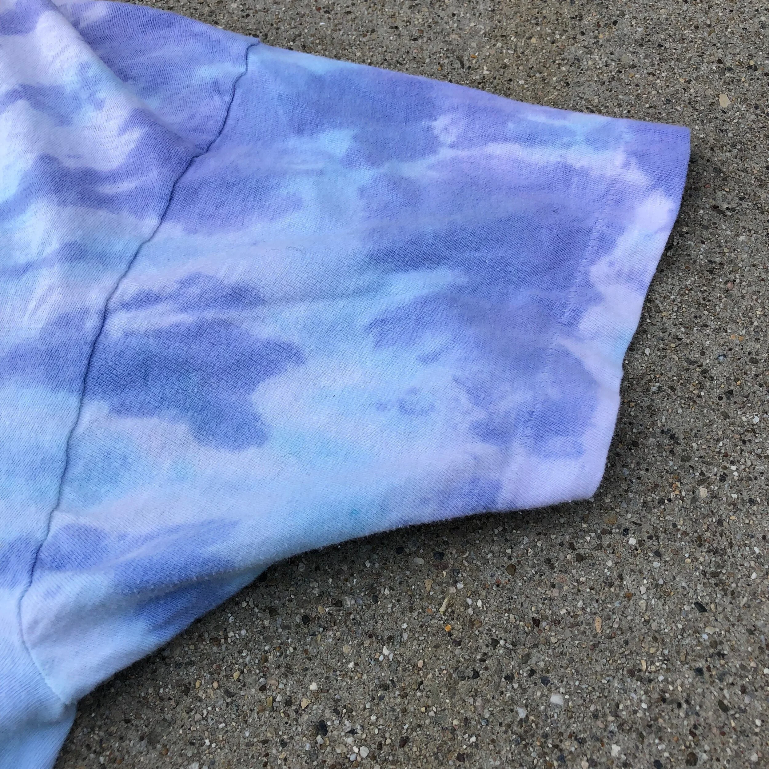 Tie-Dye_skull_purpleblue_10.JPG