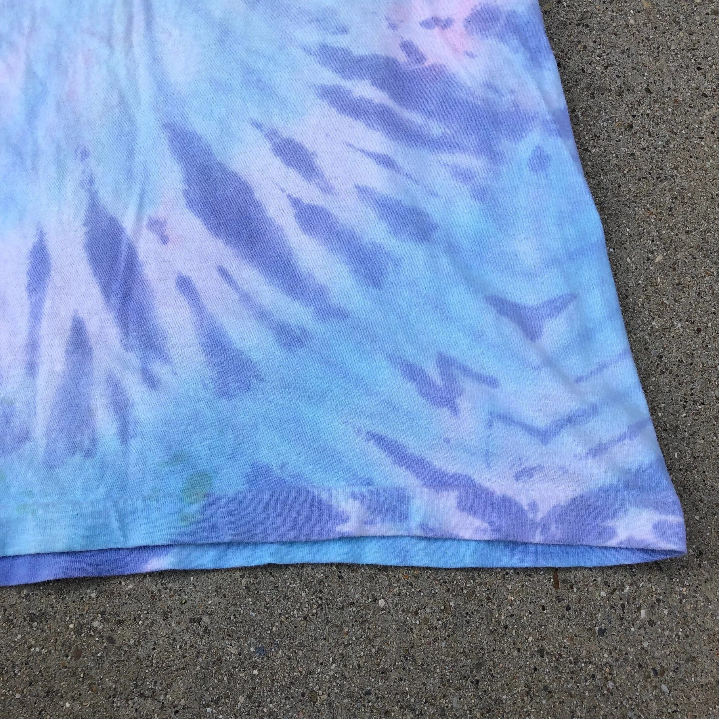 Tie-Dye_skull_purpleblue_11.JPG