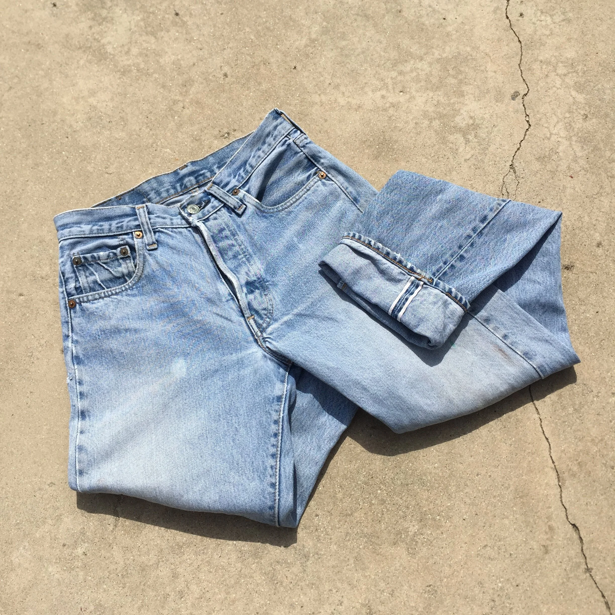 Levis_Selvedge501s_LW_Distressed_1.JPG