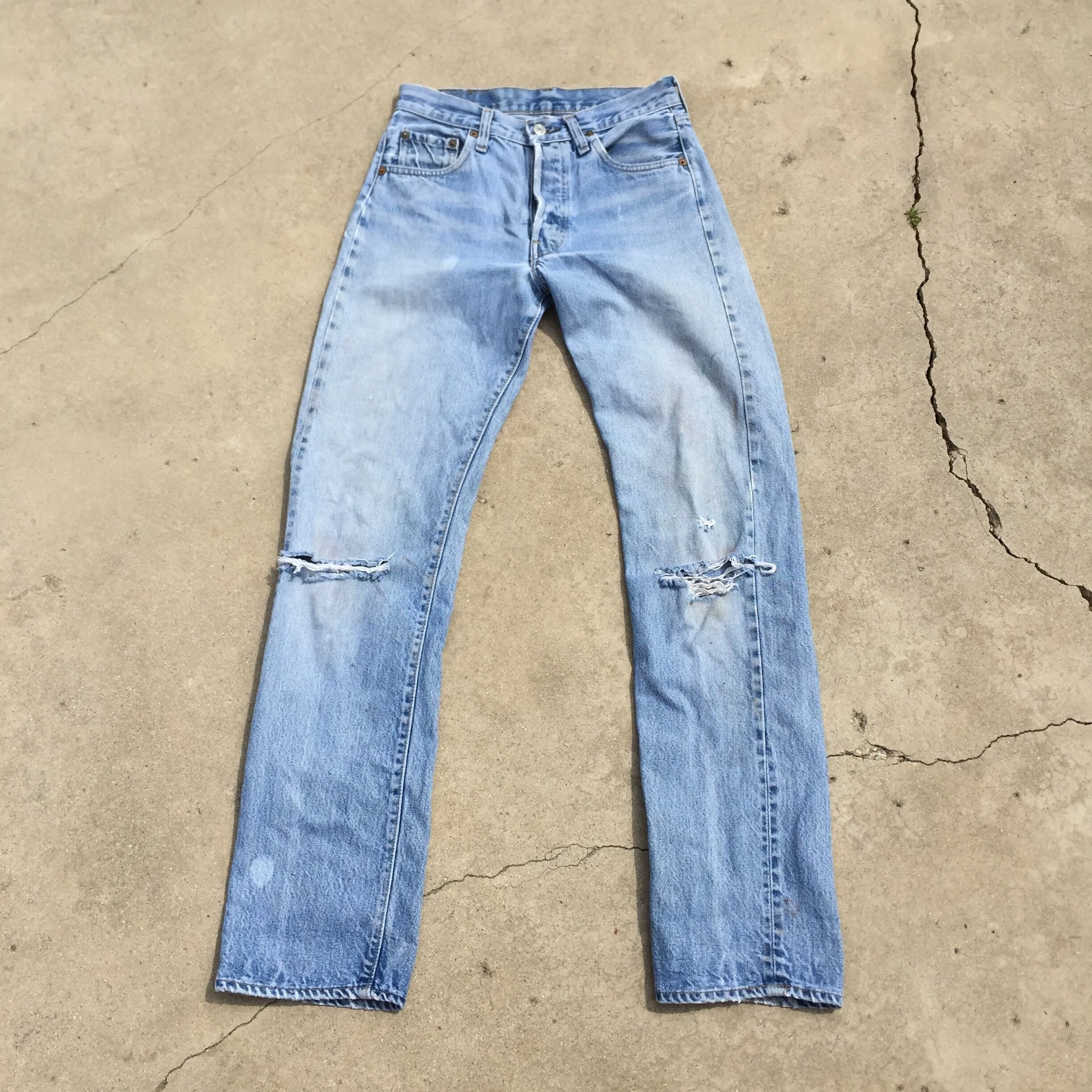 Levis_Selvedge501s_LW_Distressed_3.JPG