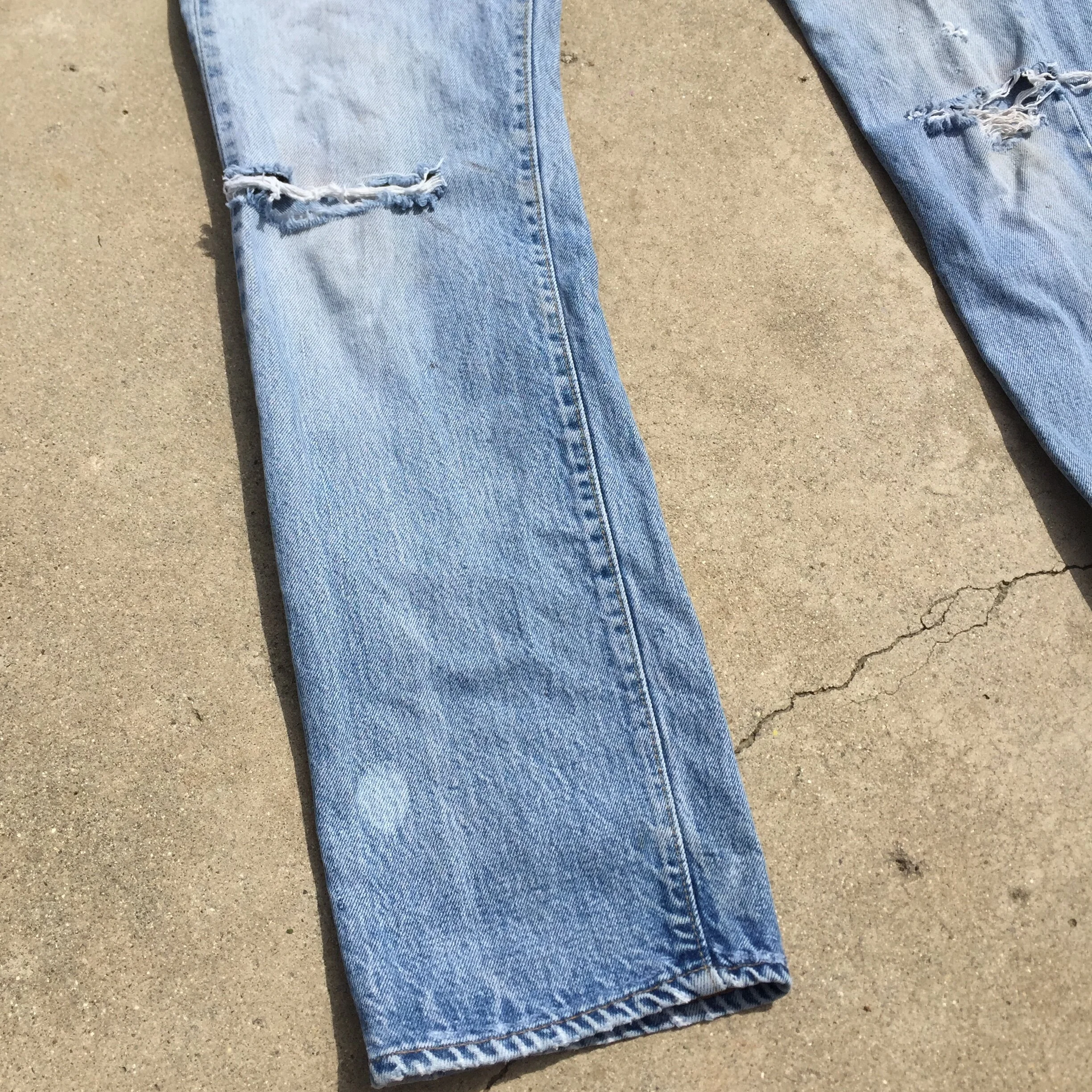 Levis_Selvedge501s_LW_Distressed_7.JPG