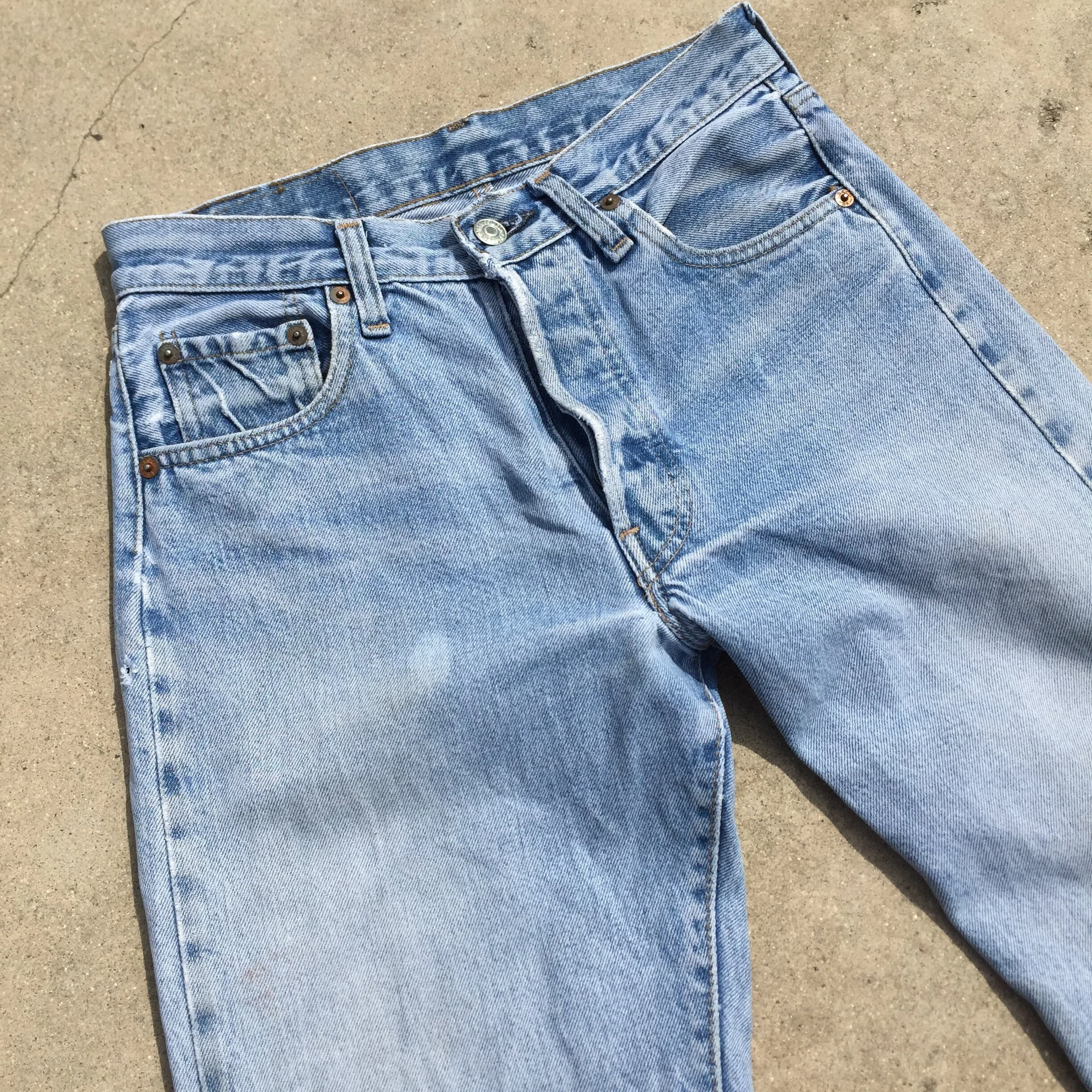 Levis_Selvedge501s_LW_Distressed_9.JPG