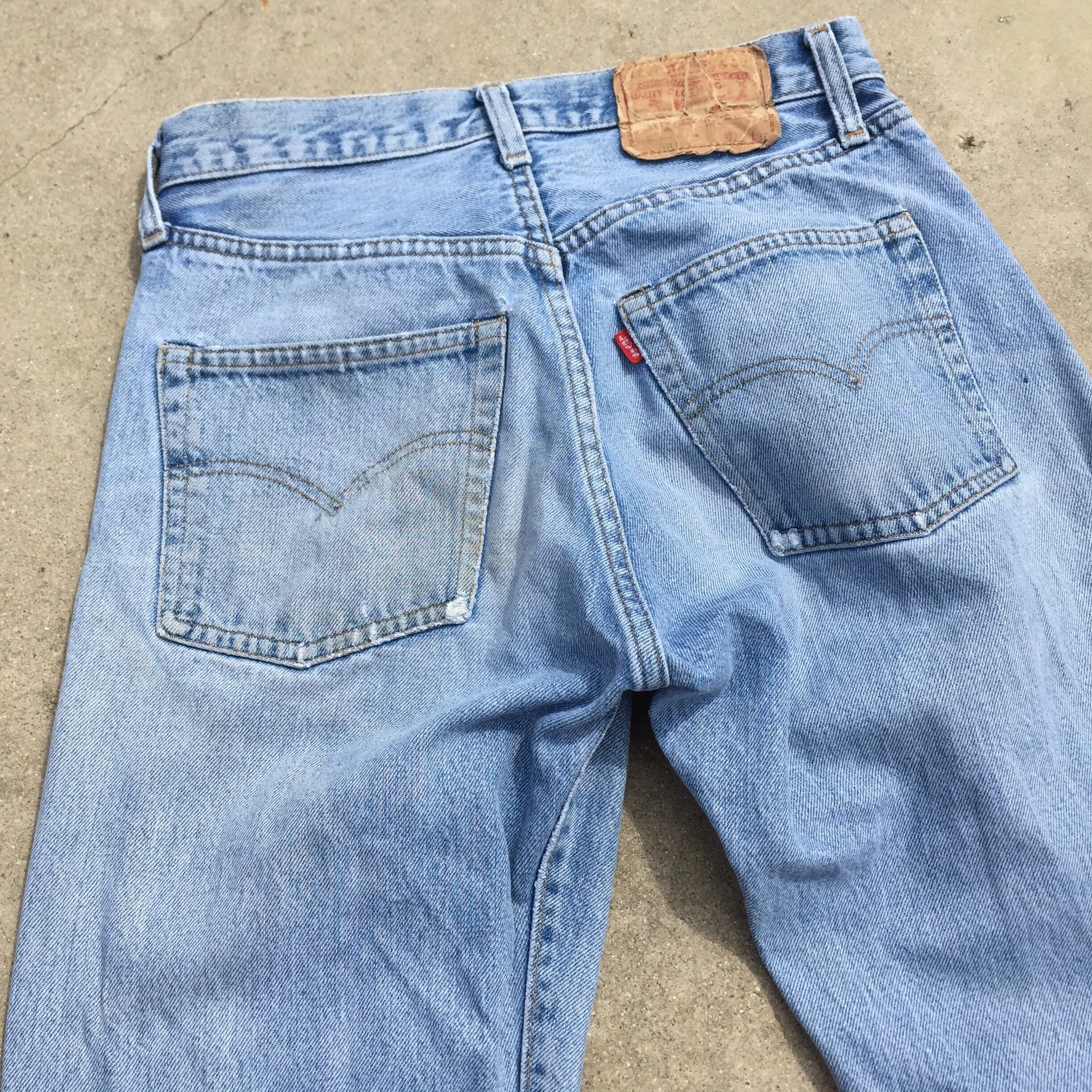 Levis_Selvedge501s_LW_Distressed_11.JPG