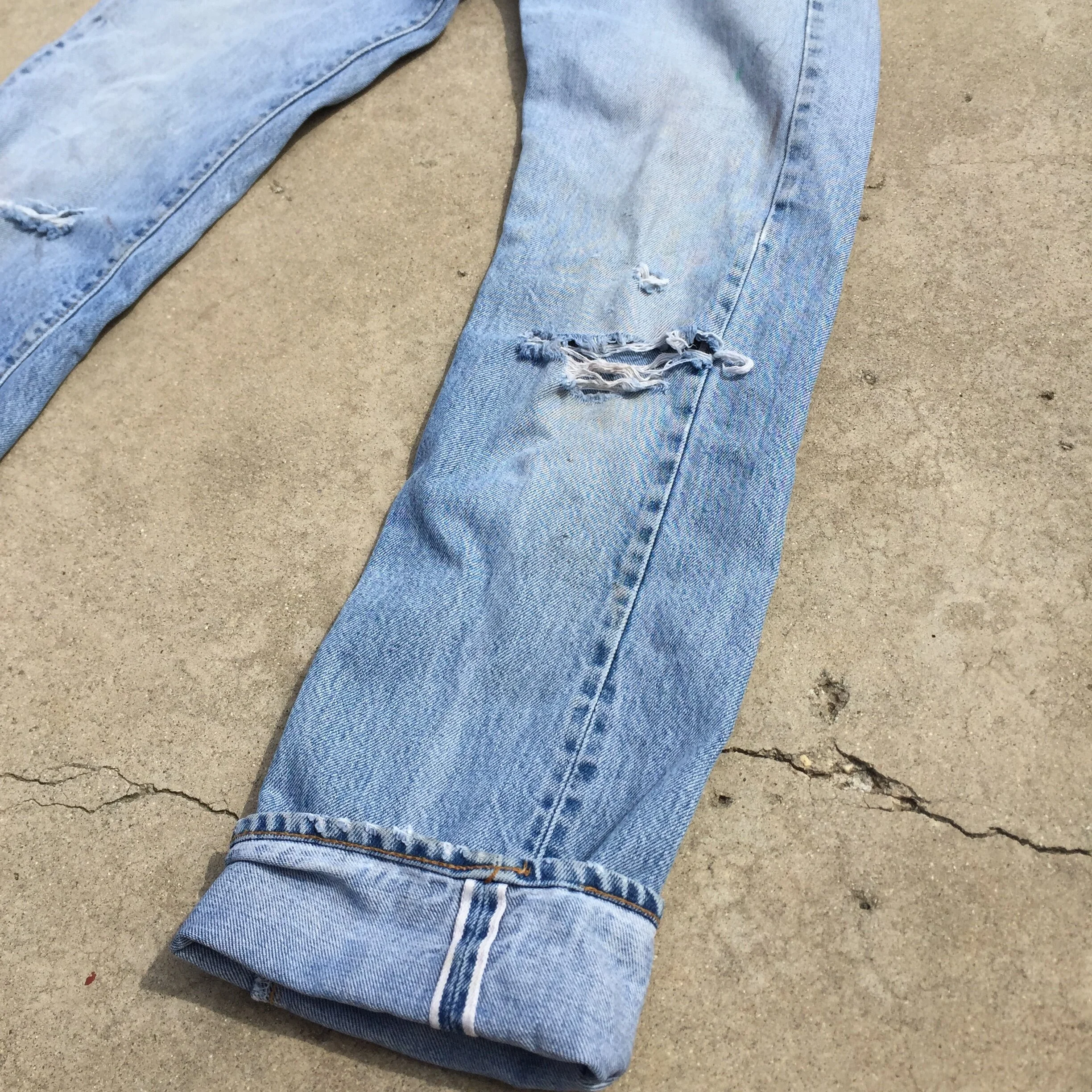 Levis_Selvedge501s_LW_Distressed_14.JPG