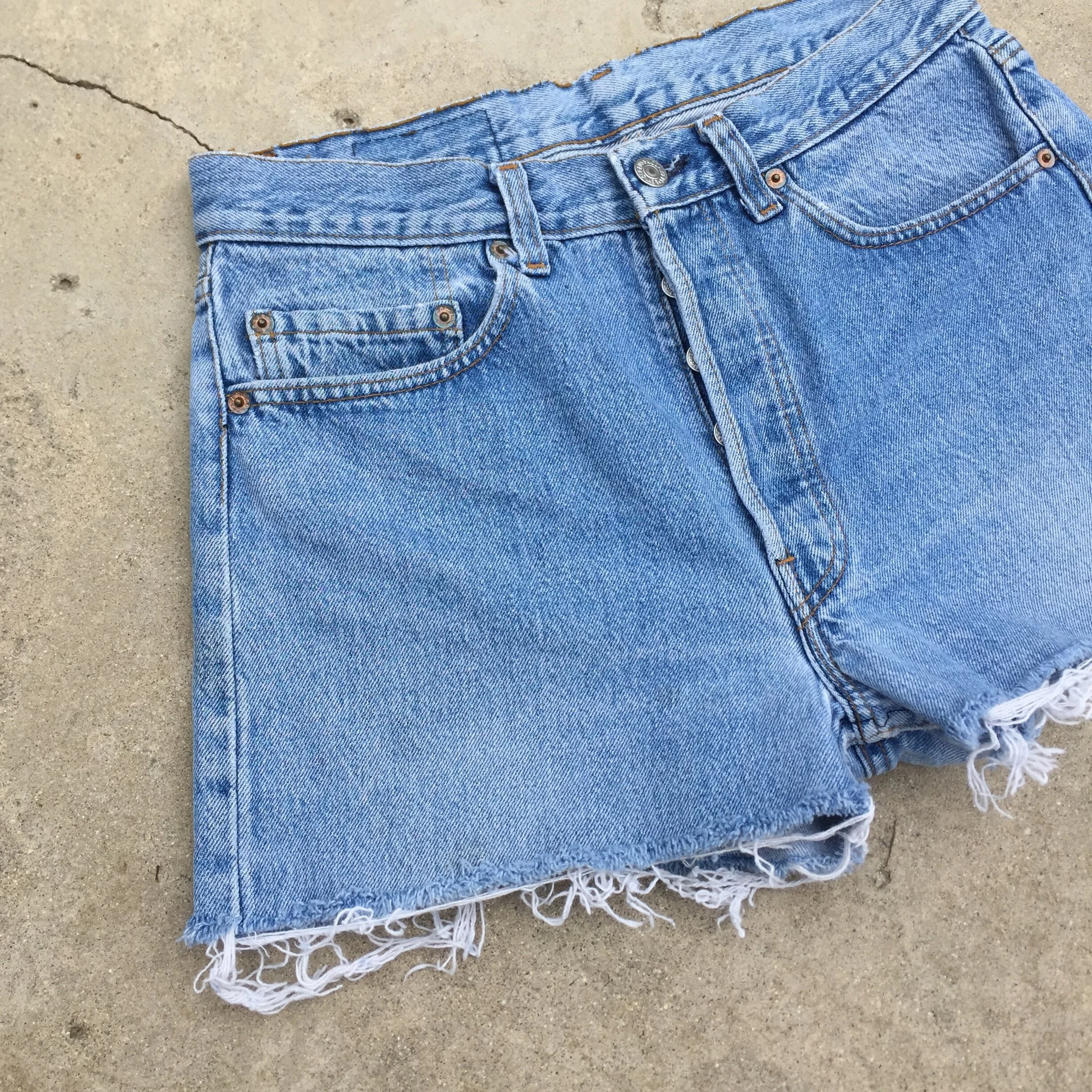 Levis_CutOff_Shorts_patchless_3.JPG