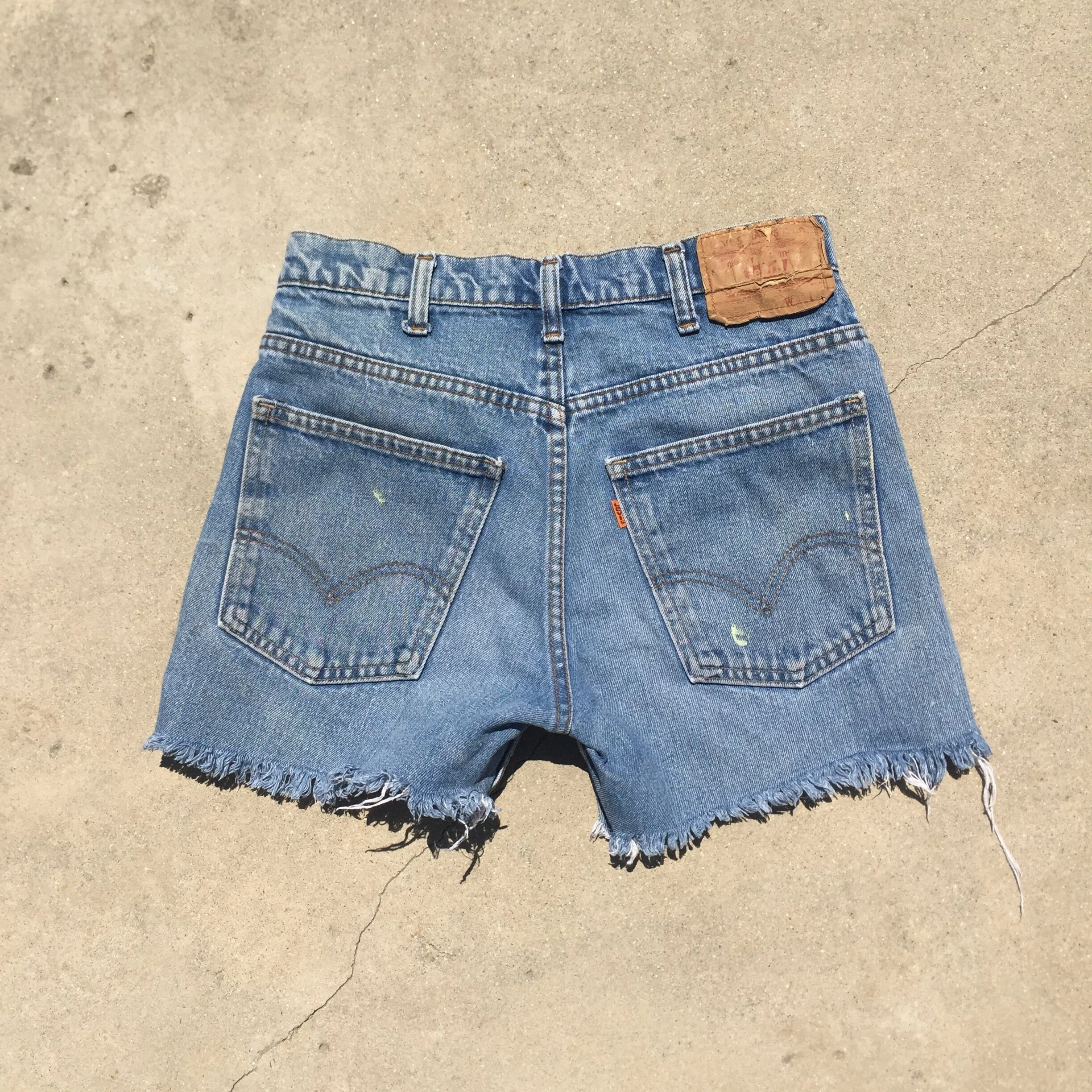 Levis_OrangTab_sideslits_shorts_2.JPG