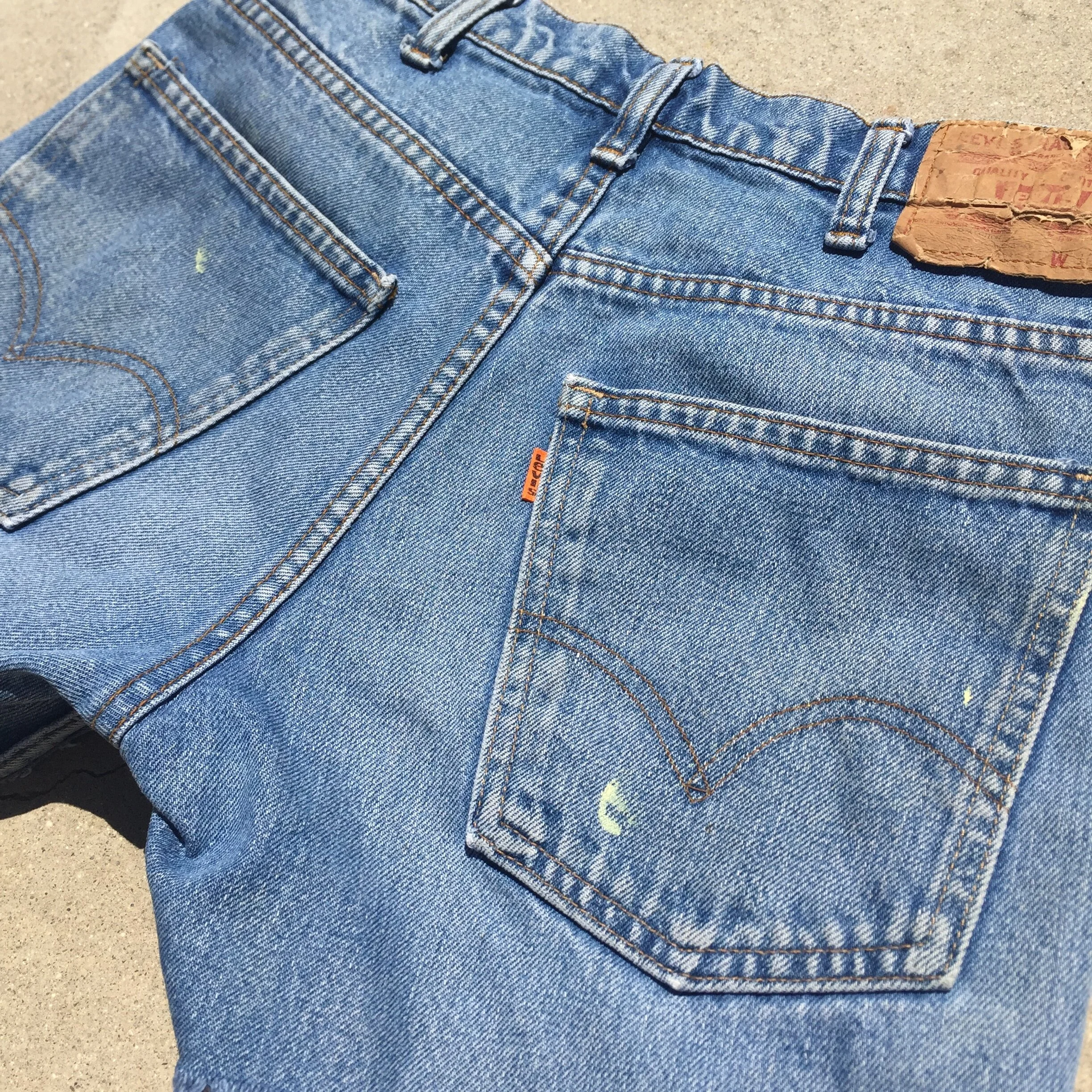 Levis_OrangeTab_sideslits_shorts_4.JPG